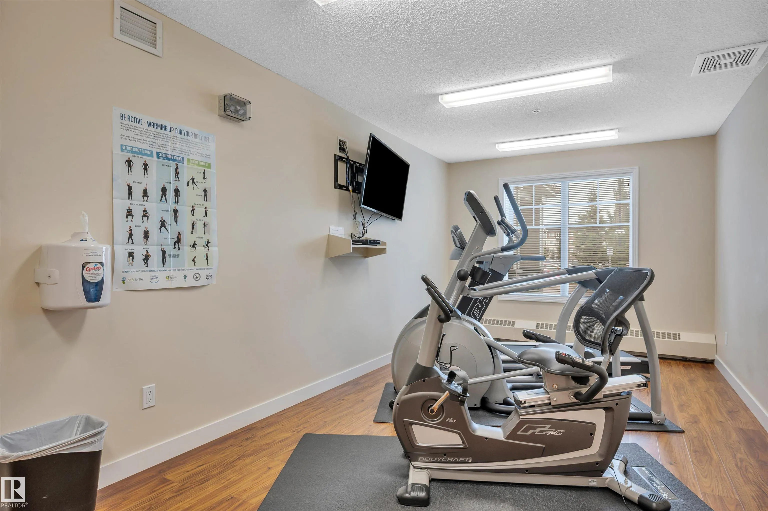 2 AUGUSTINE Crescent