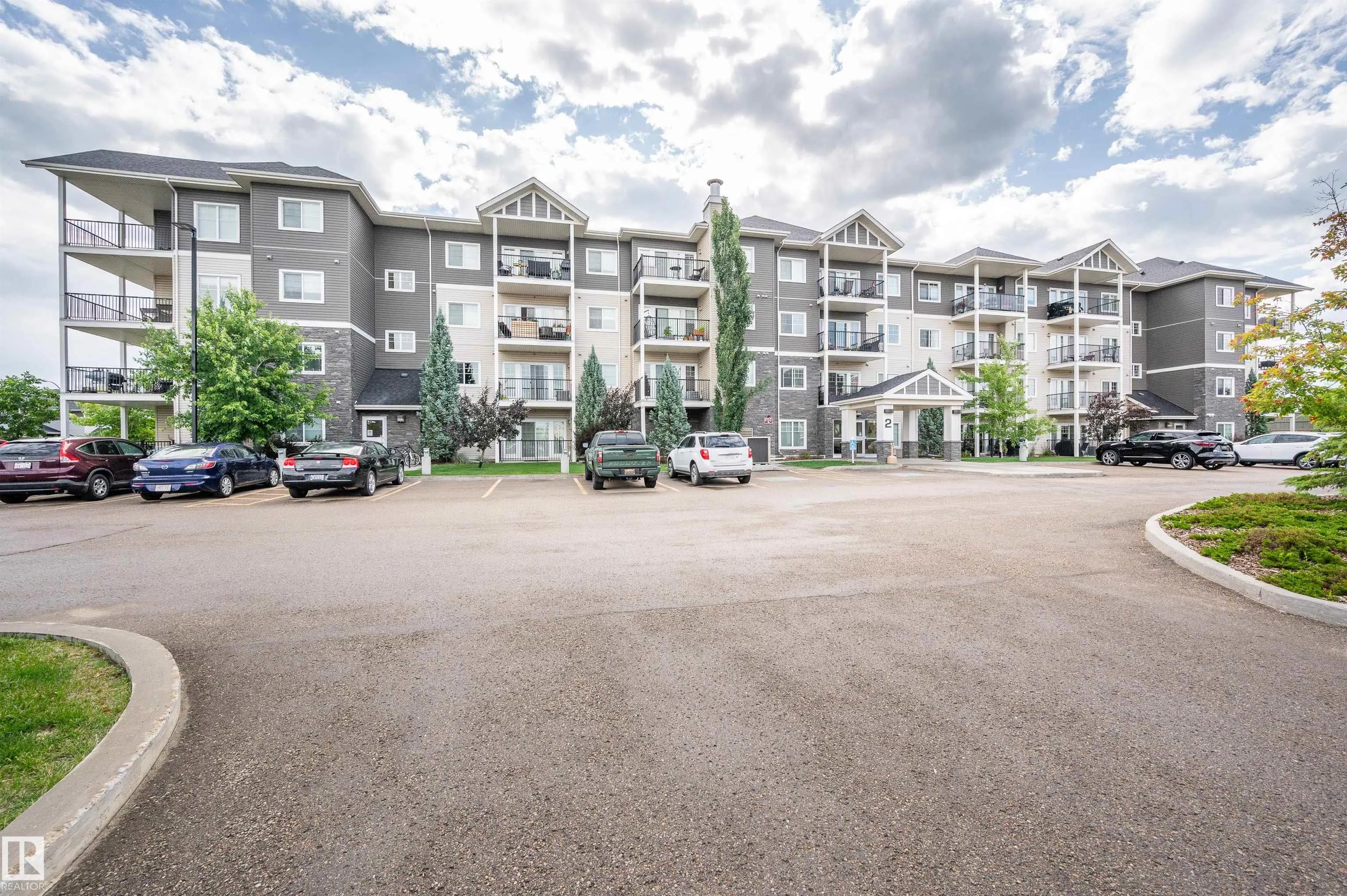 2 AUGUSTINE Crescent