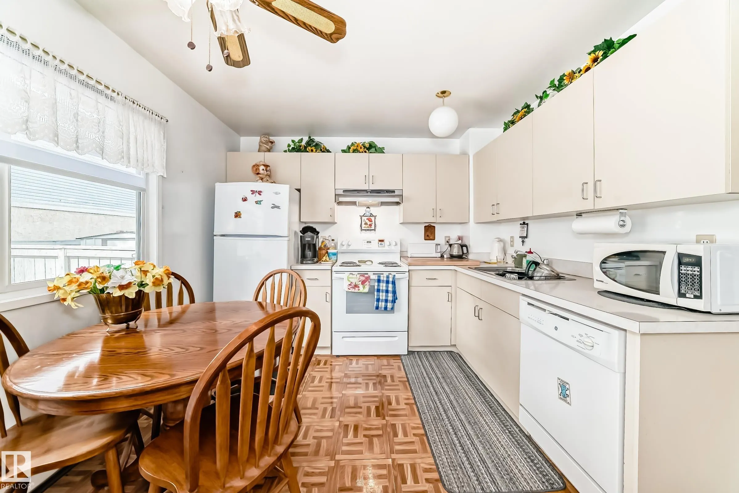 2030 BRENTWOOD Boulevard