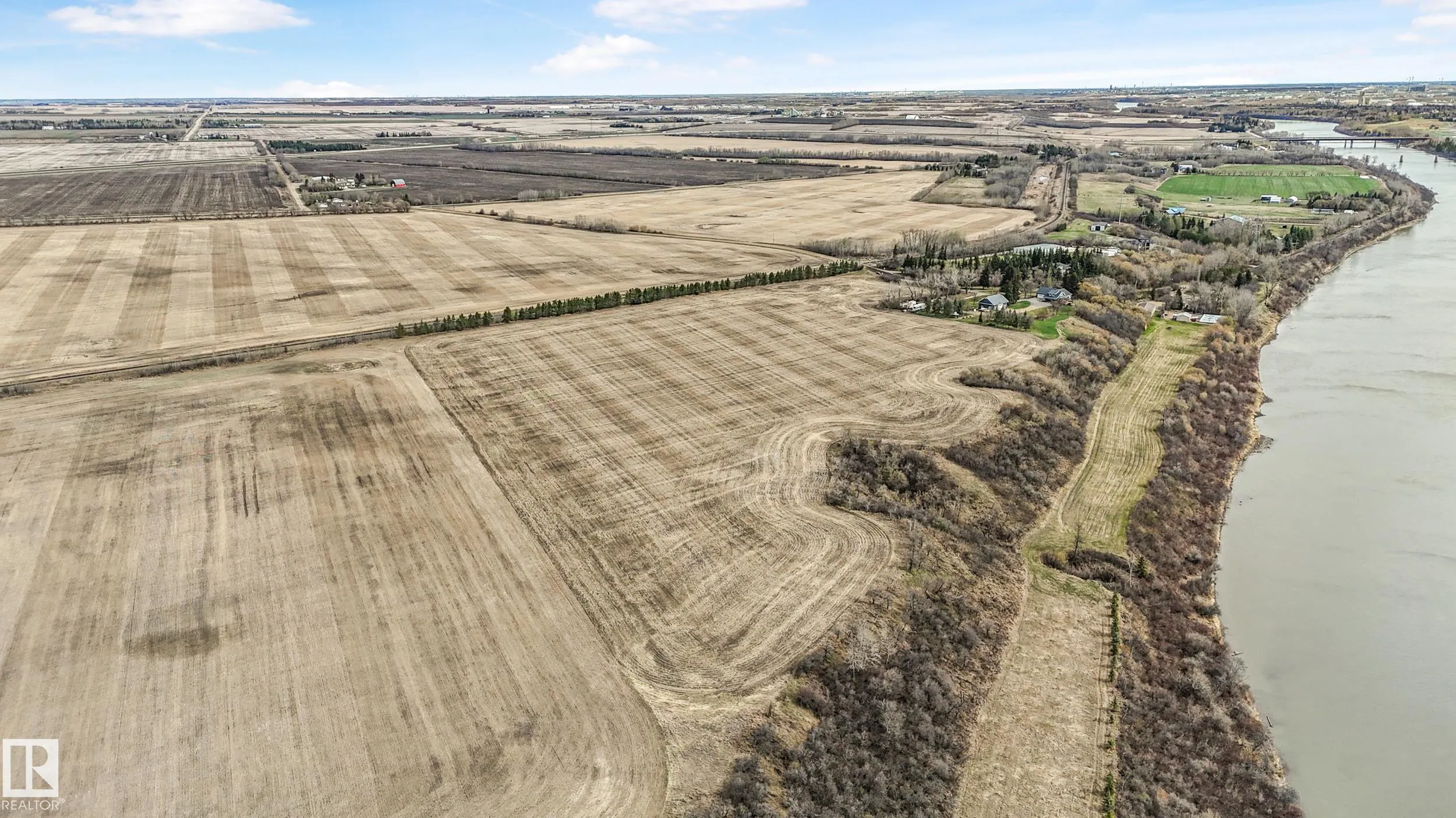 Old Fort Trail Lamoureux Drive