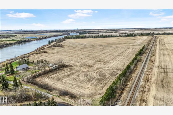 Old Fort Trail Lamoureux Drive