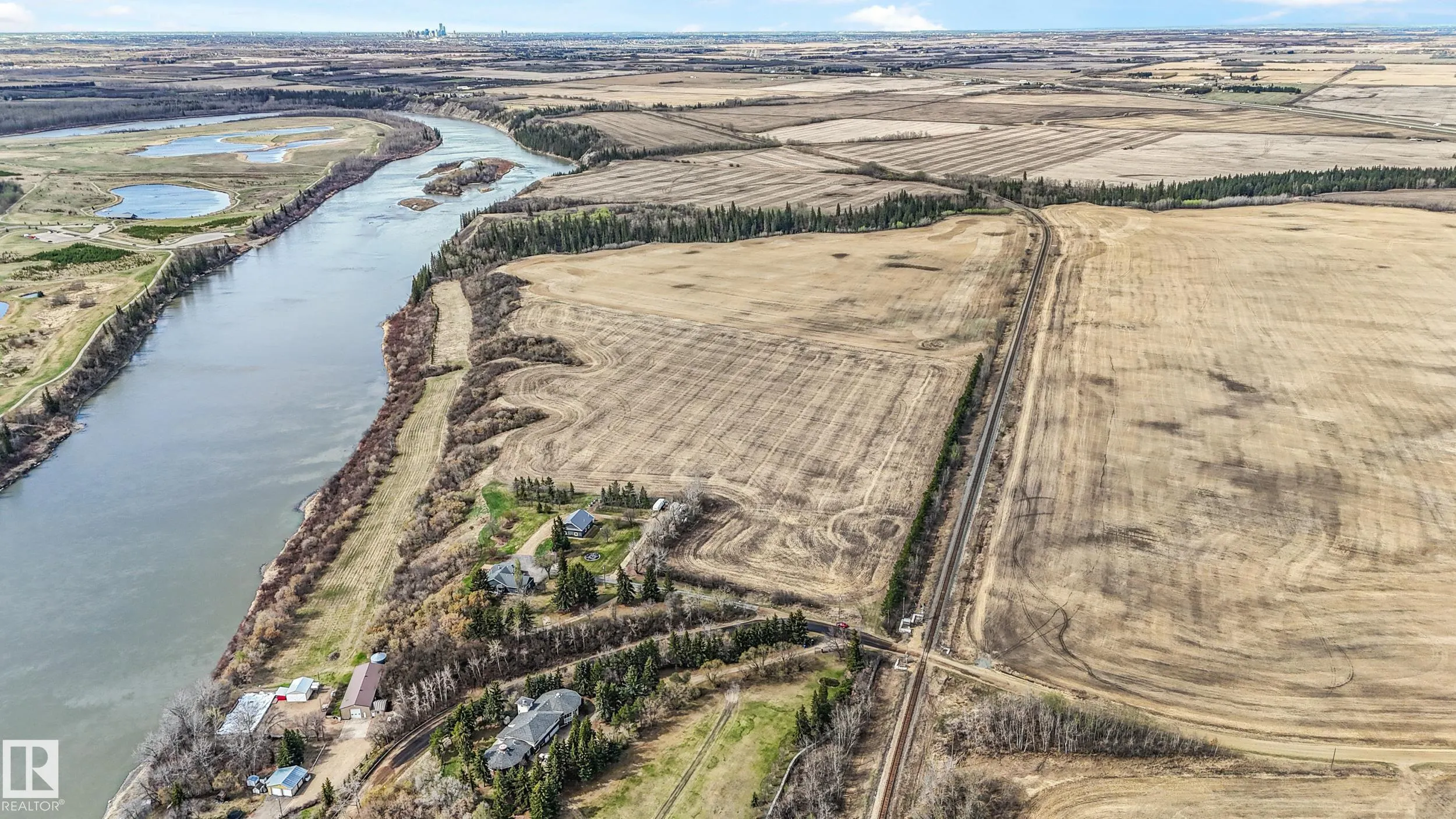 Old Fort Trail Lamoureux Drive