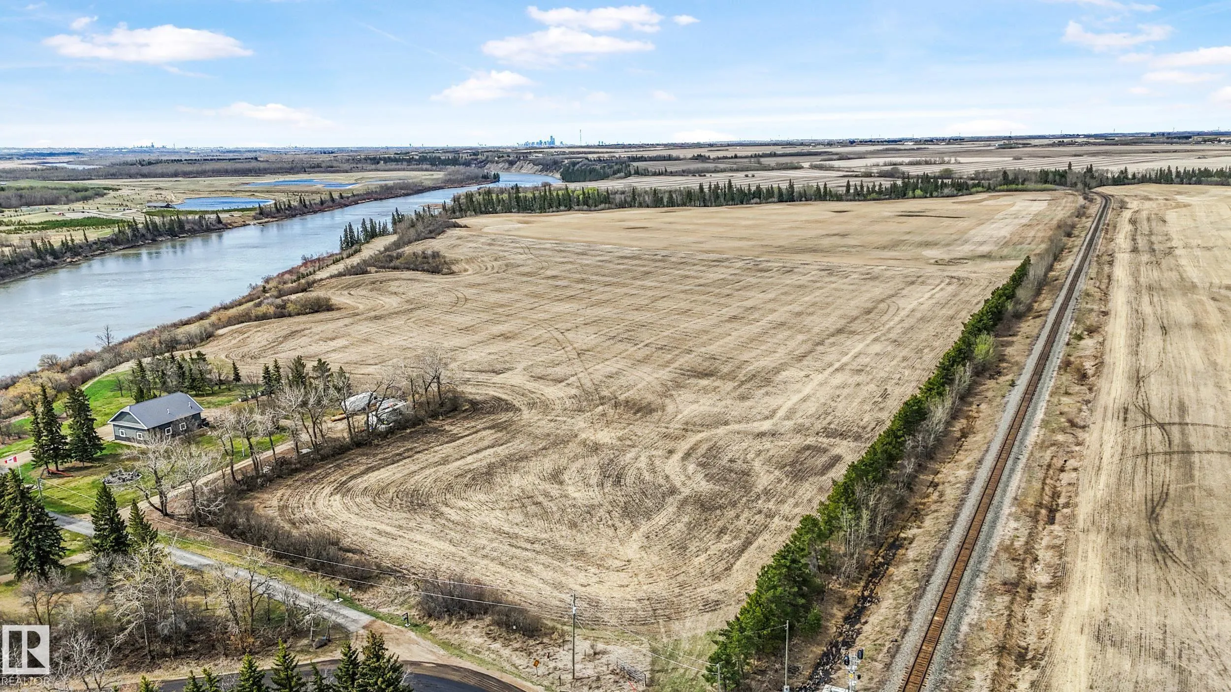 Old Fort Trail Lamoureux Drive