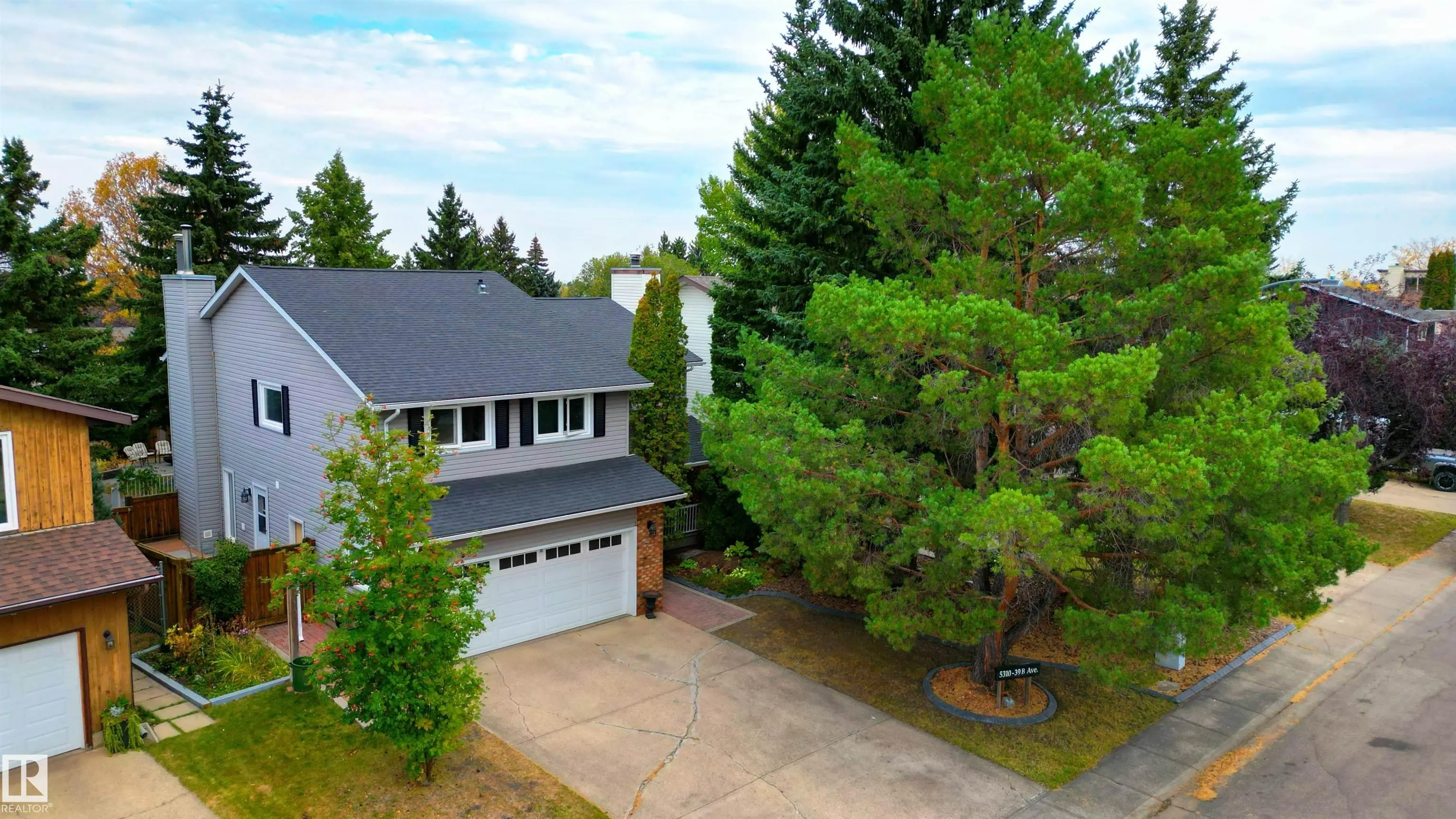 5310 39B Avenue