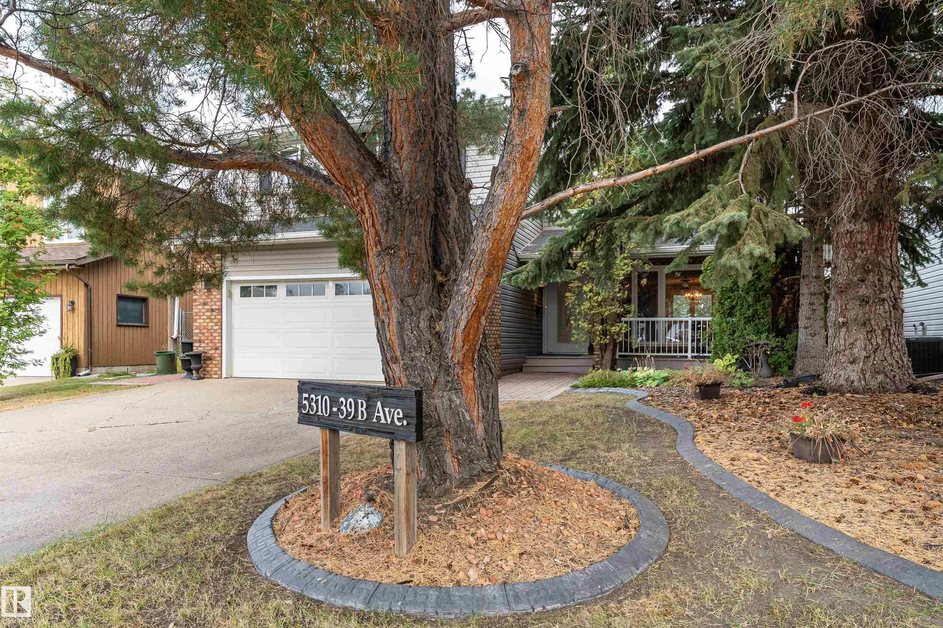 5310 39B Avenue