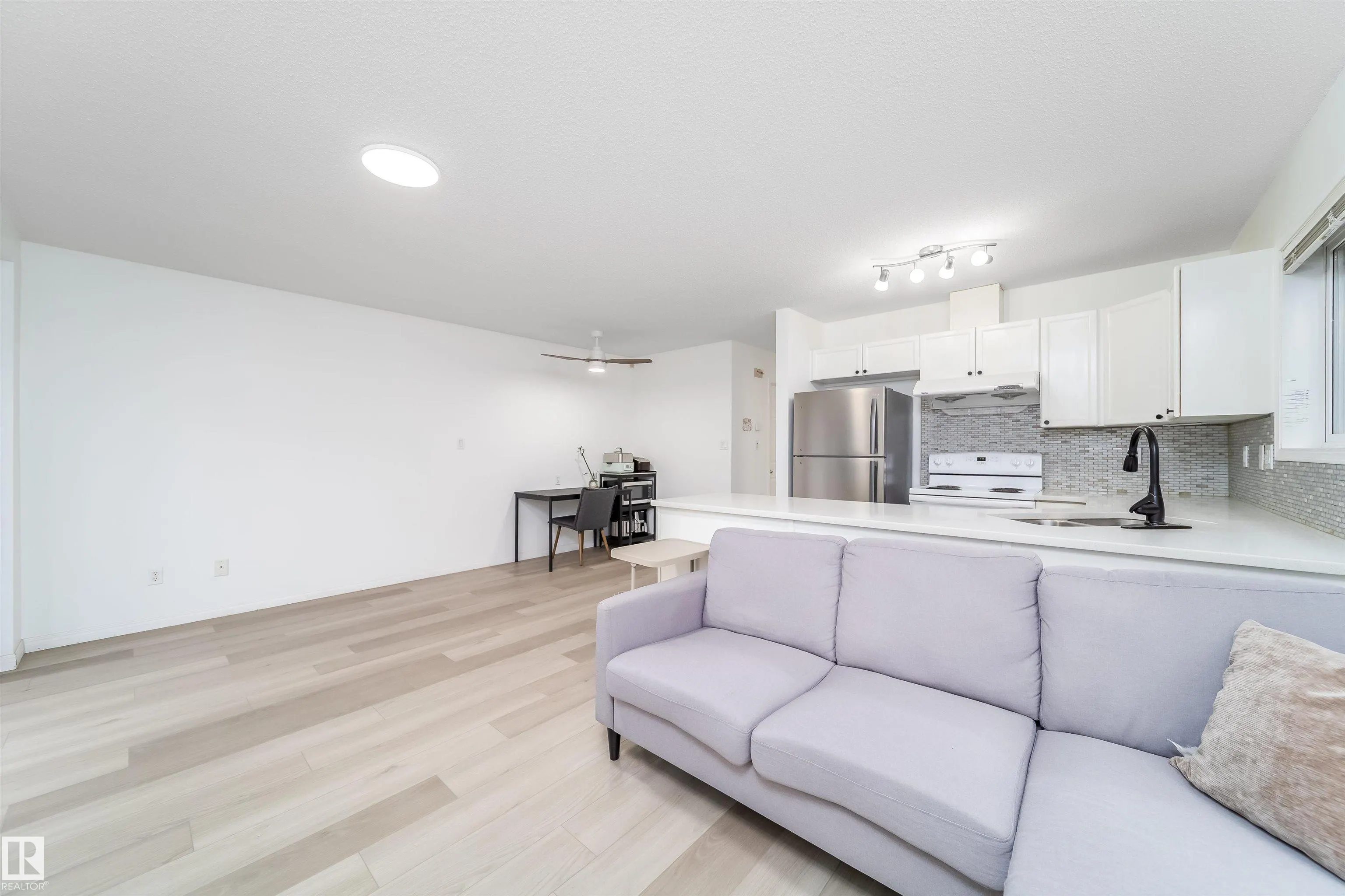 130 Hyndman Crescent