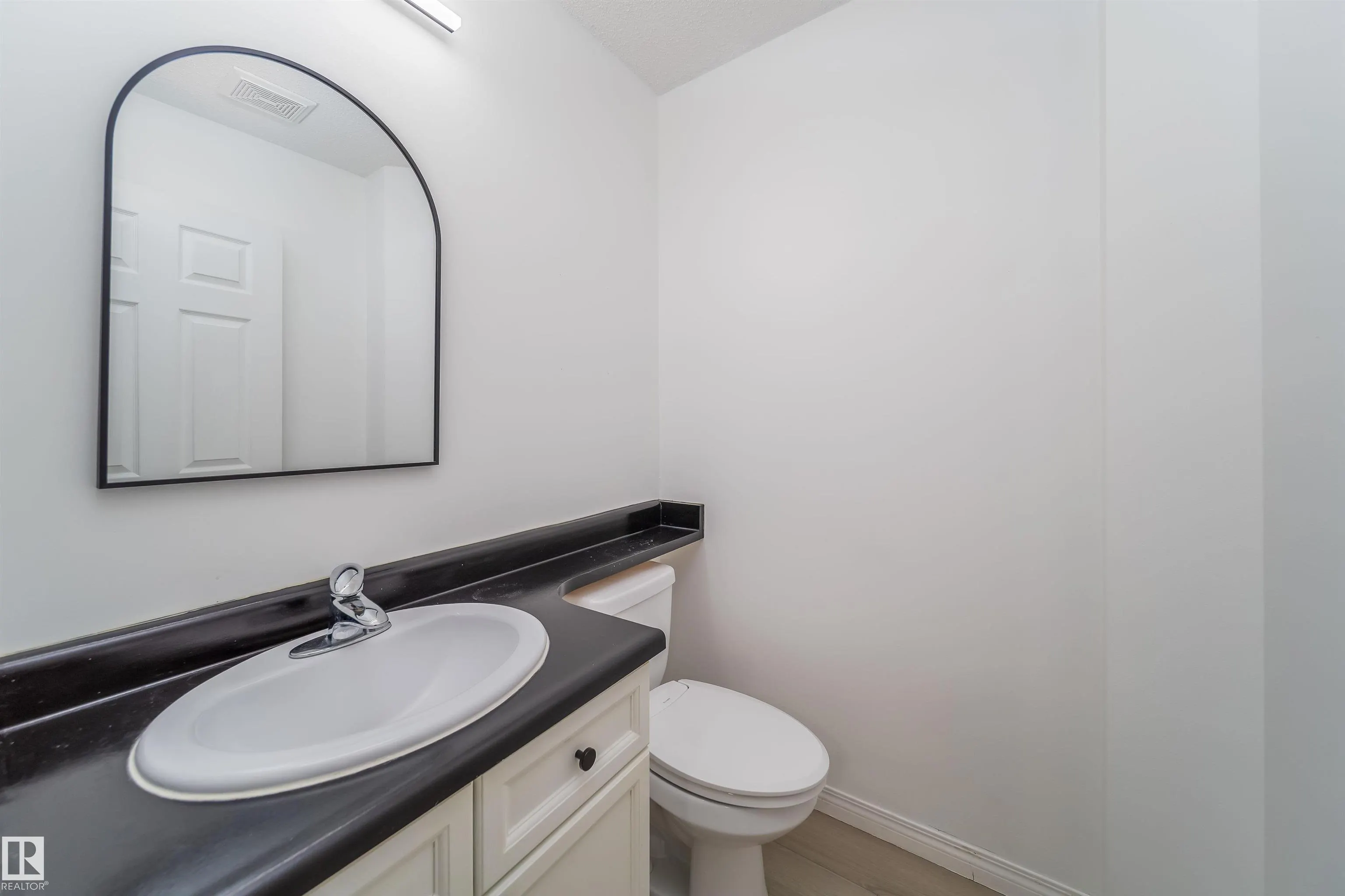 130 Hyndman Crescent