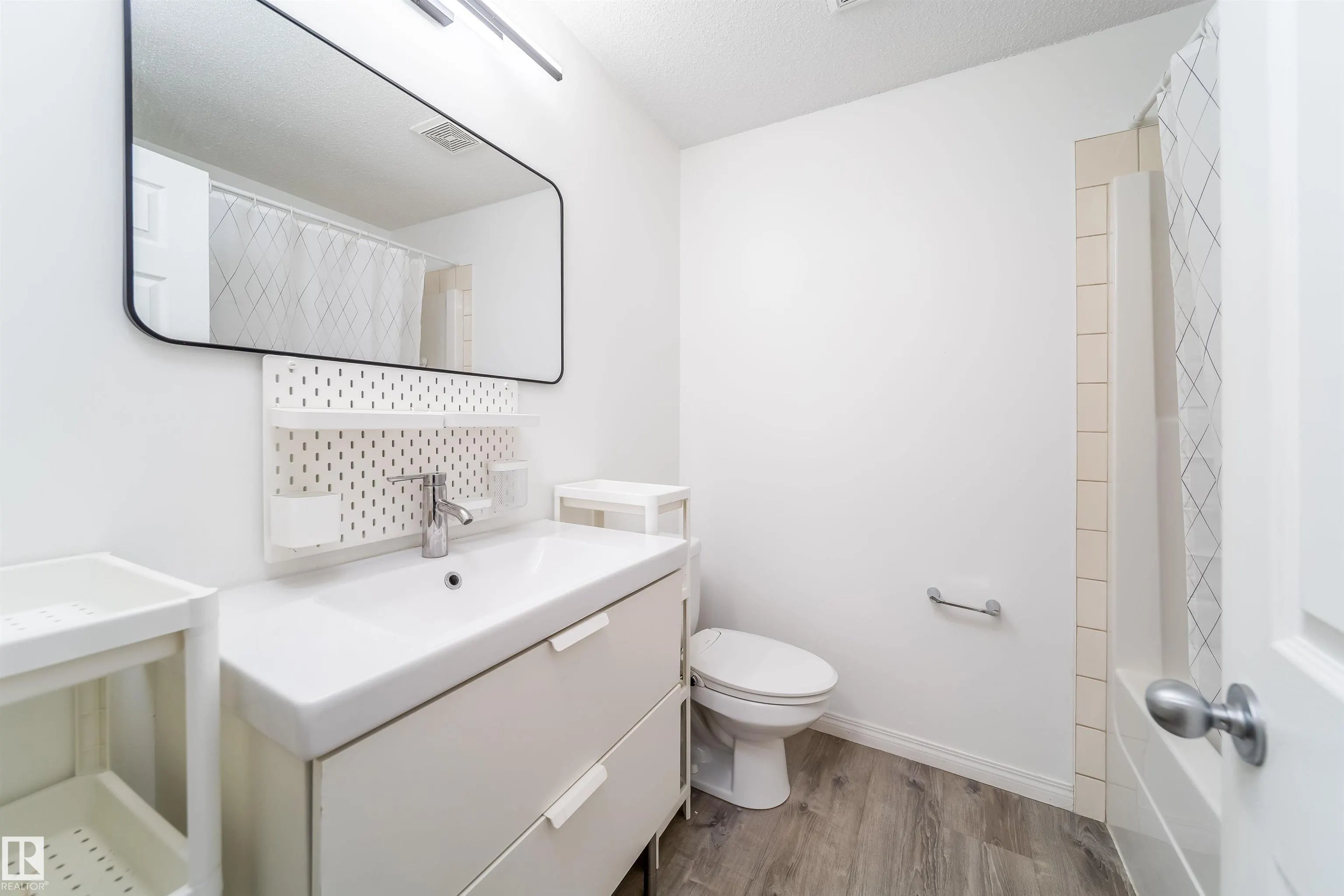 130 Hyndman Crescent