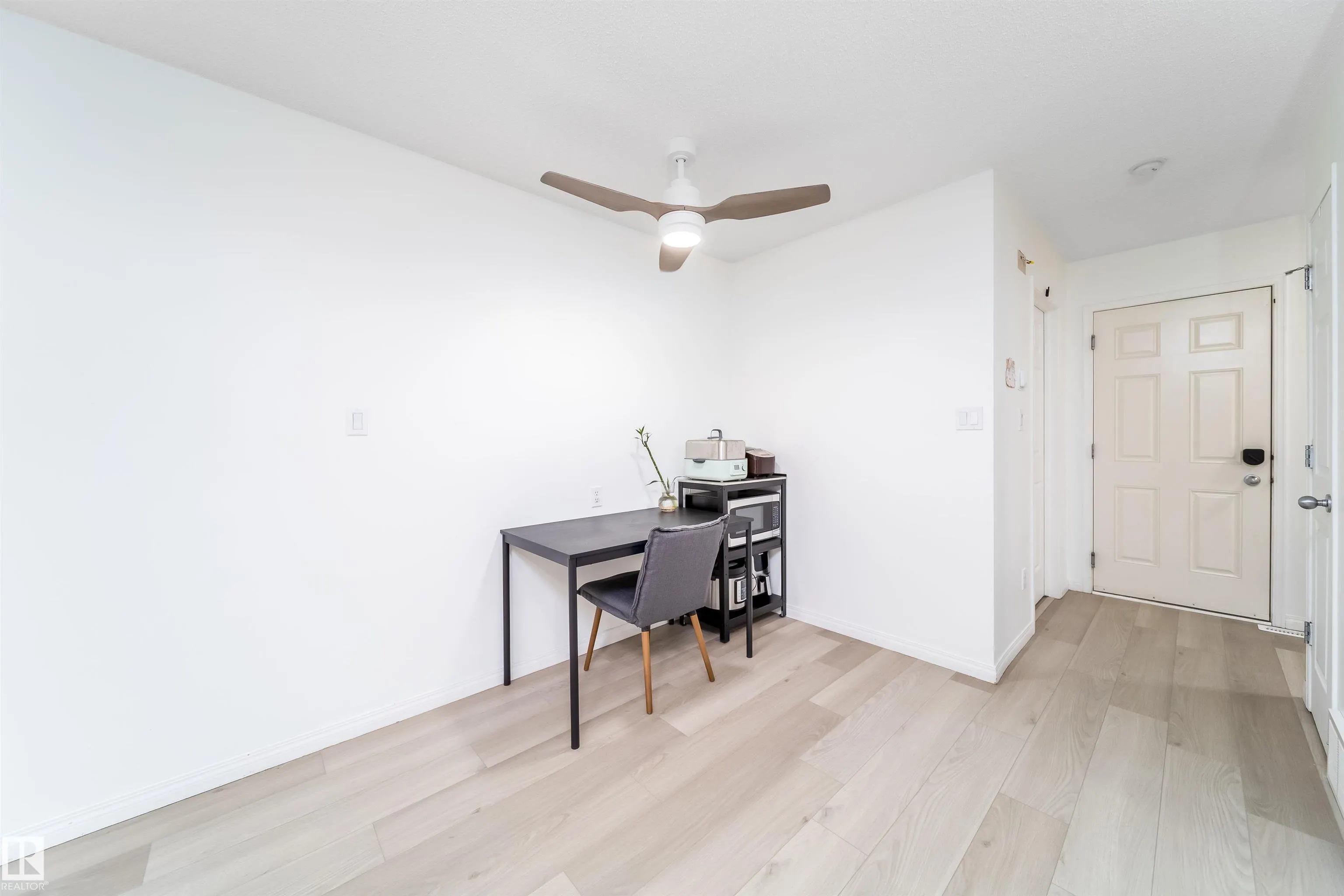 130 Hyndman Crescent