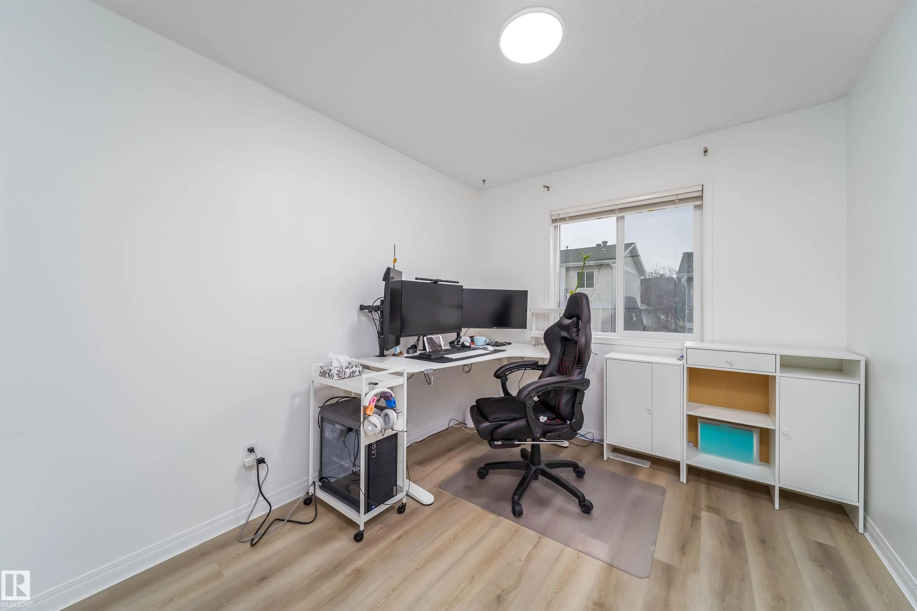 130 Hyndman Crescent