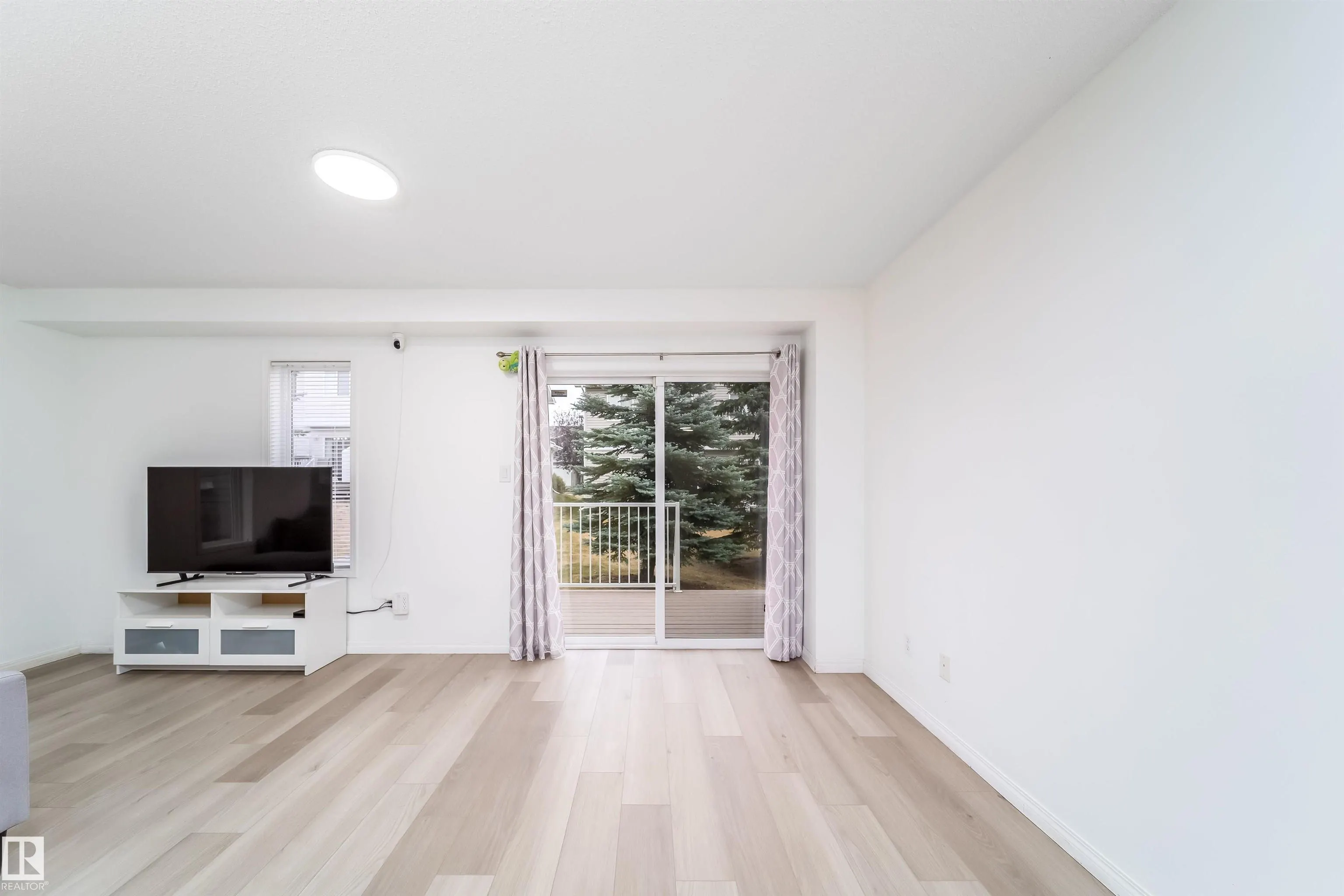 130 Hyndman Crescent