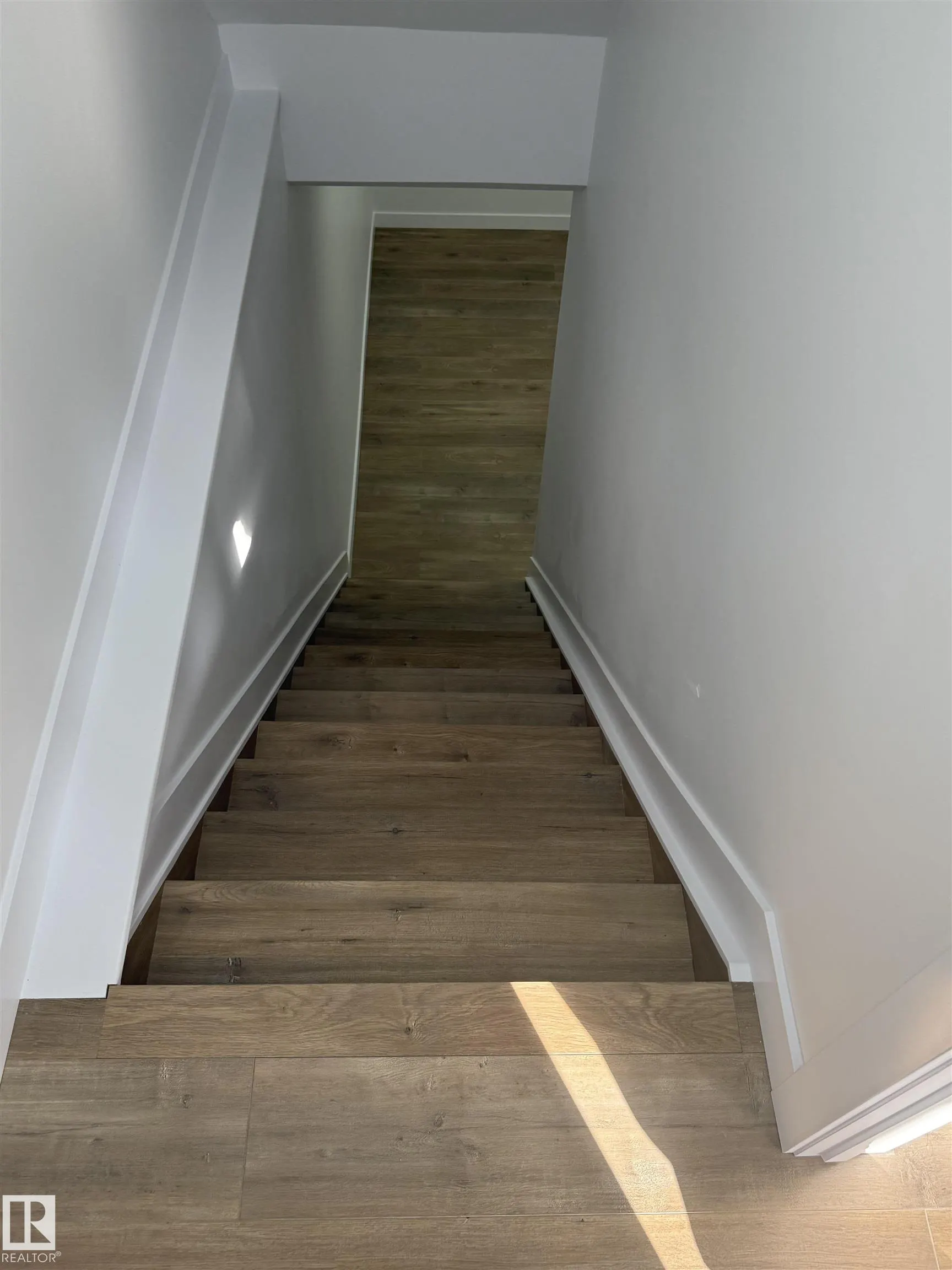 713 VILLAGE ON THE GREEN