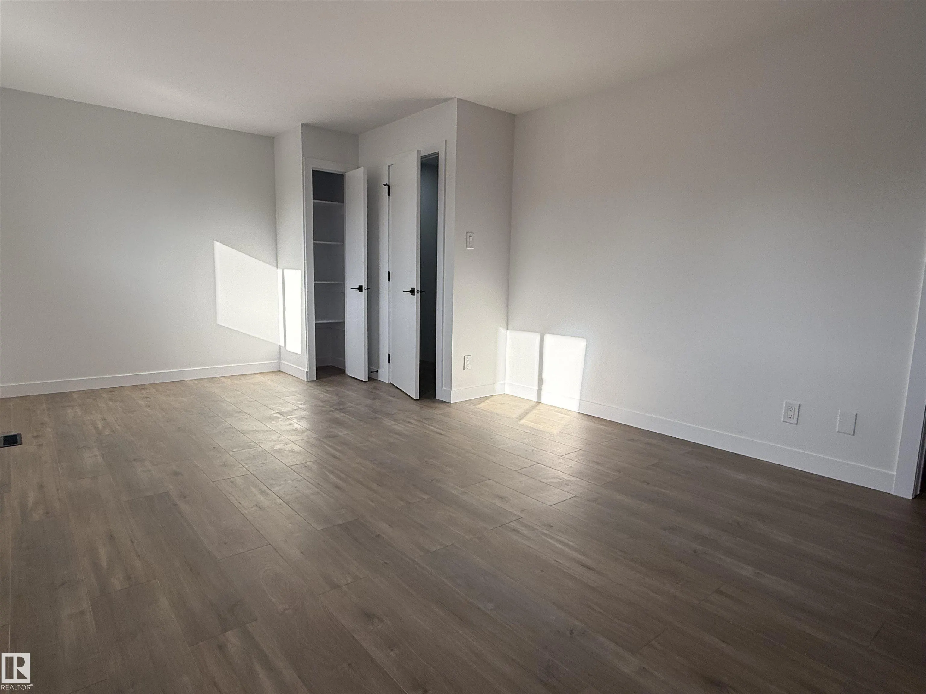 713 VILLAGE ON THE GREEN