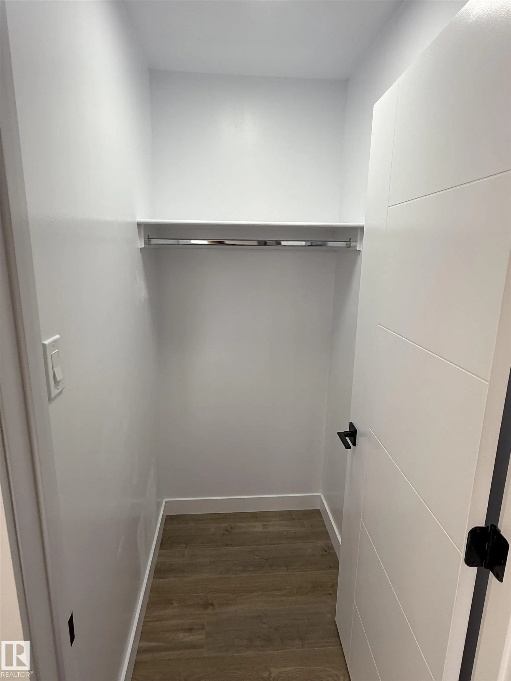 713 VILLAGE ON THE GREEN