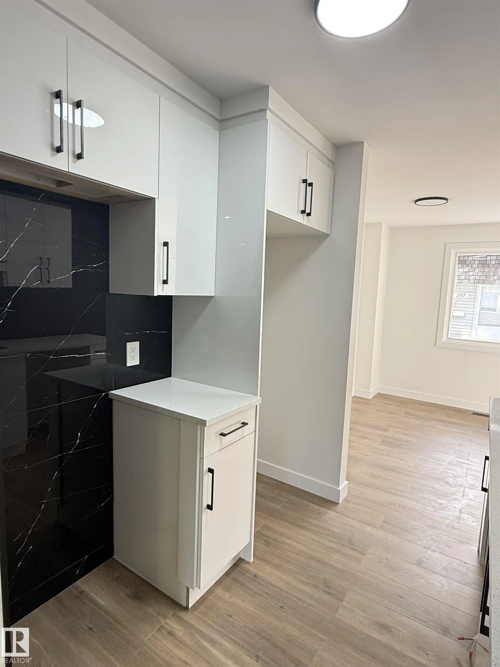 713 VILLAGE ON THE GREEN