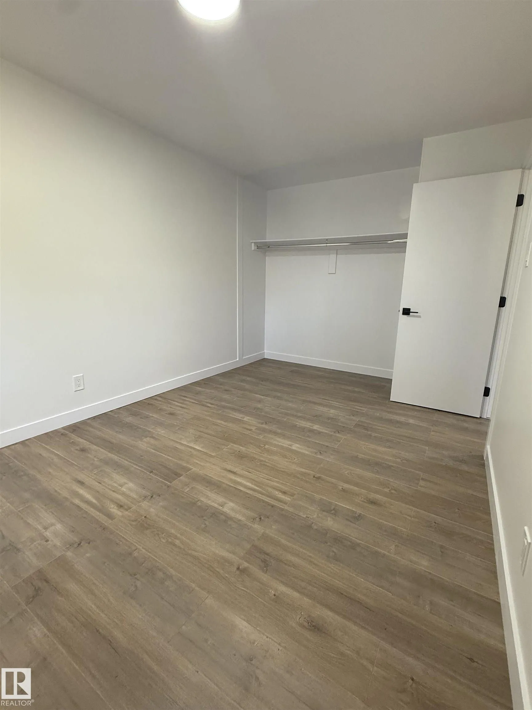 713 VILLAGE ON THE GREEN