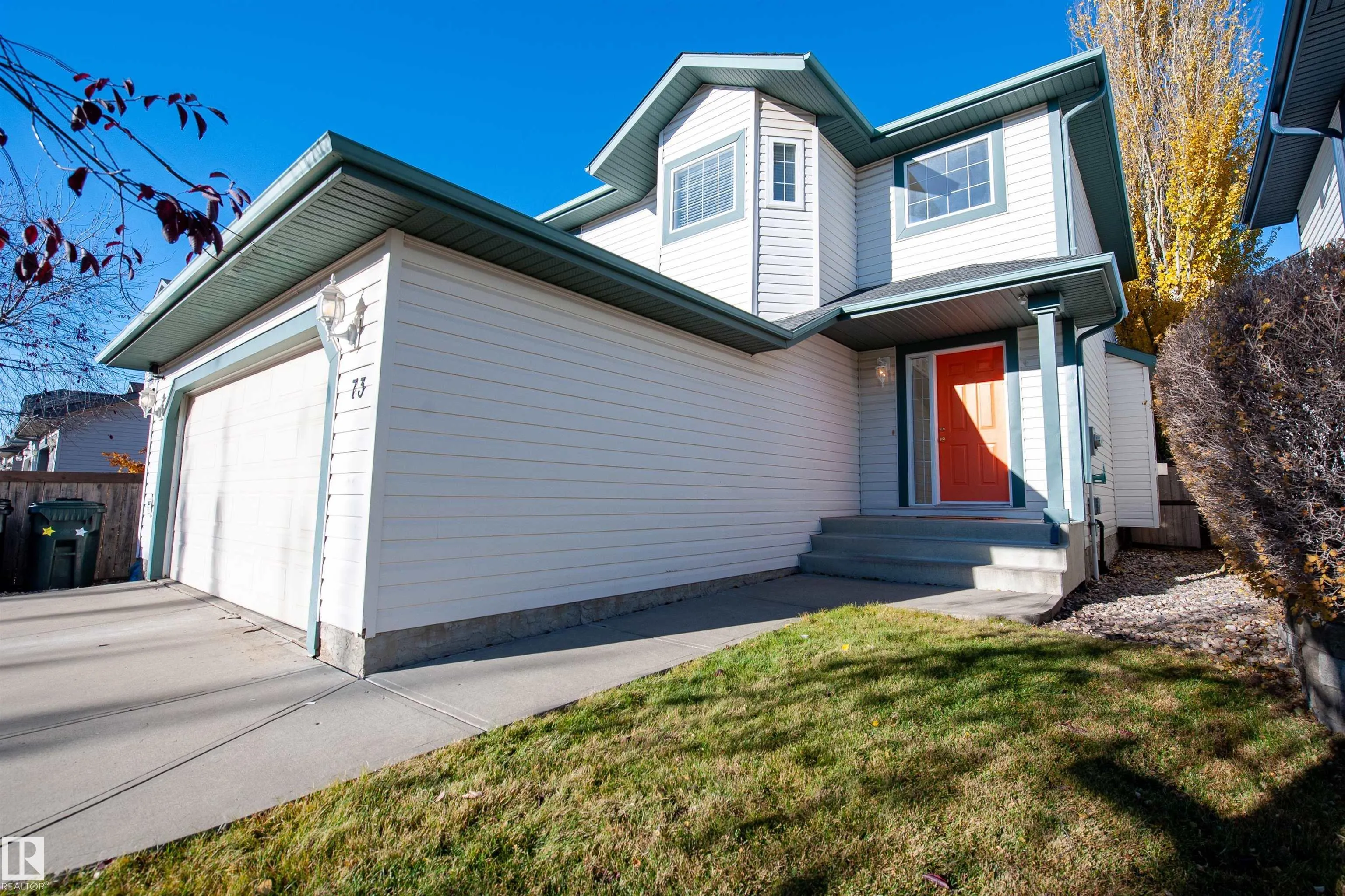 73 SUNFLOWER Crescent