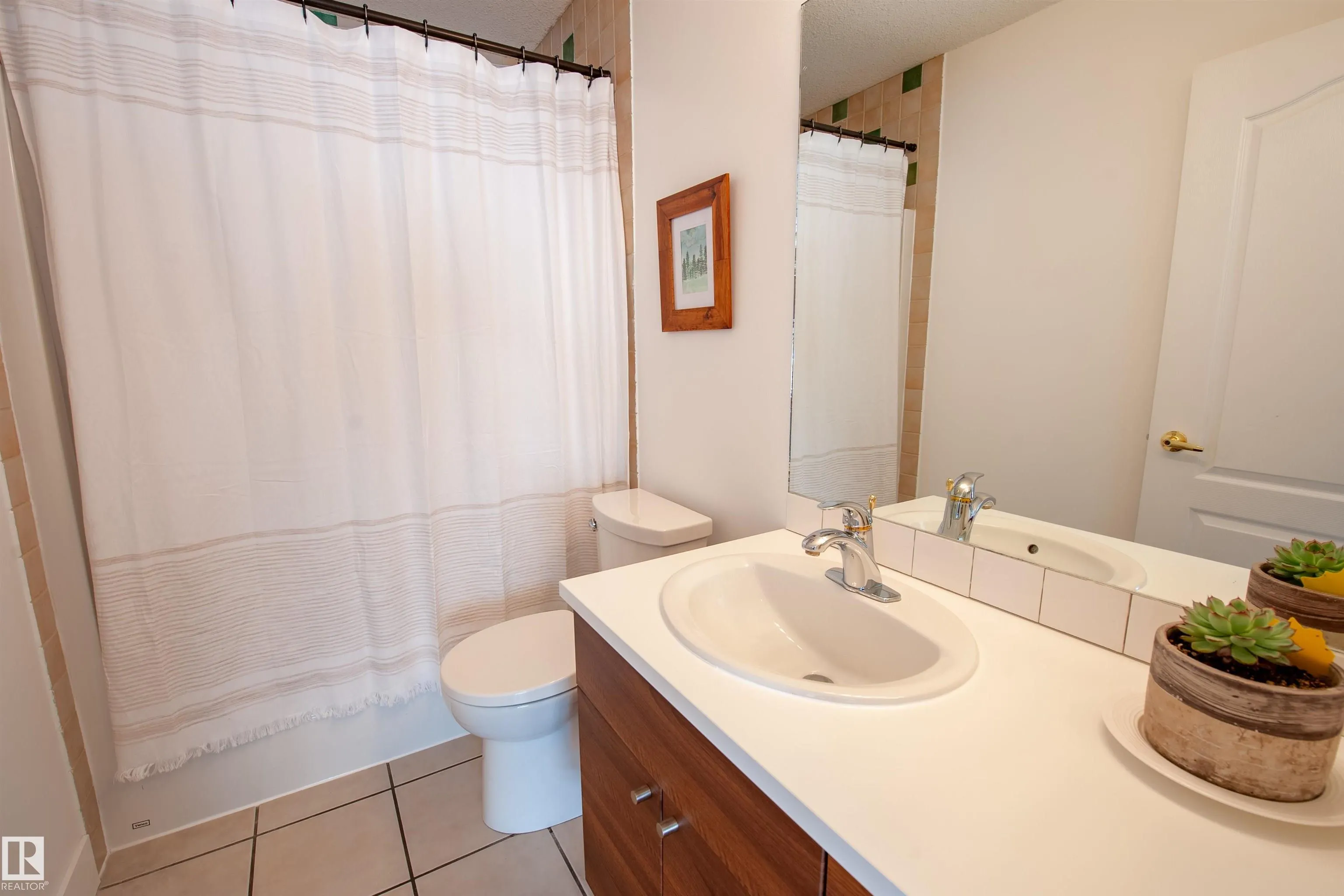 73 SUNFLOWER Crescent