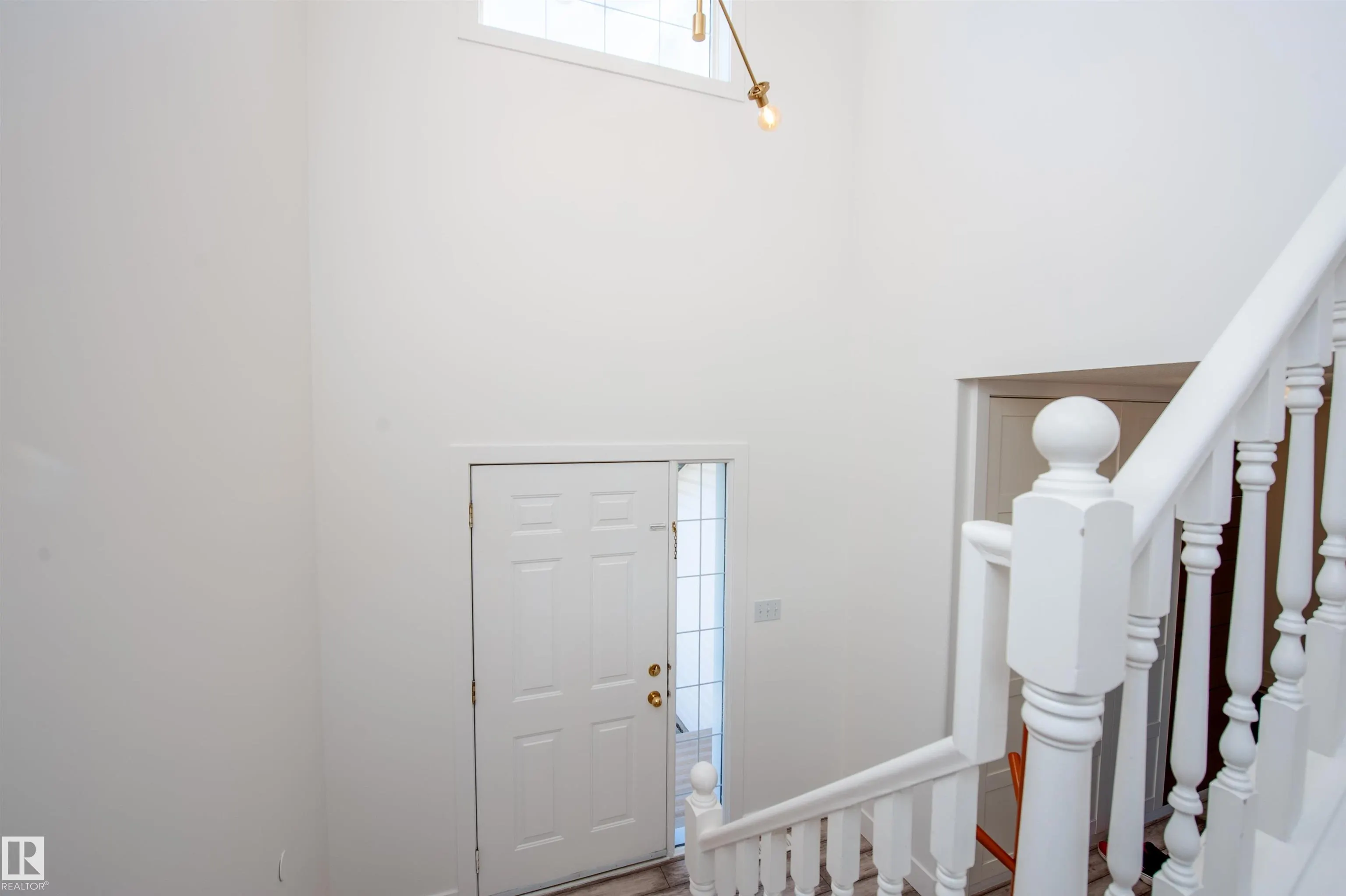 73 SUNFLOWER Crescent