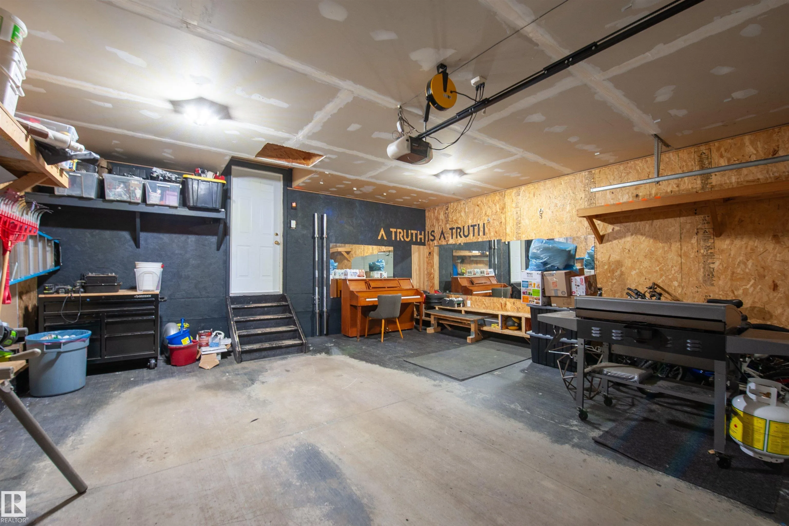 73 SUNFLOWER Crescent