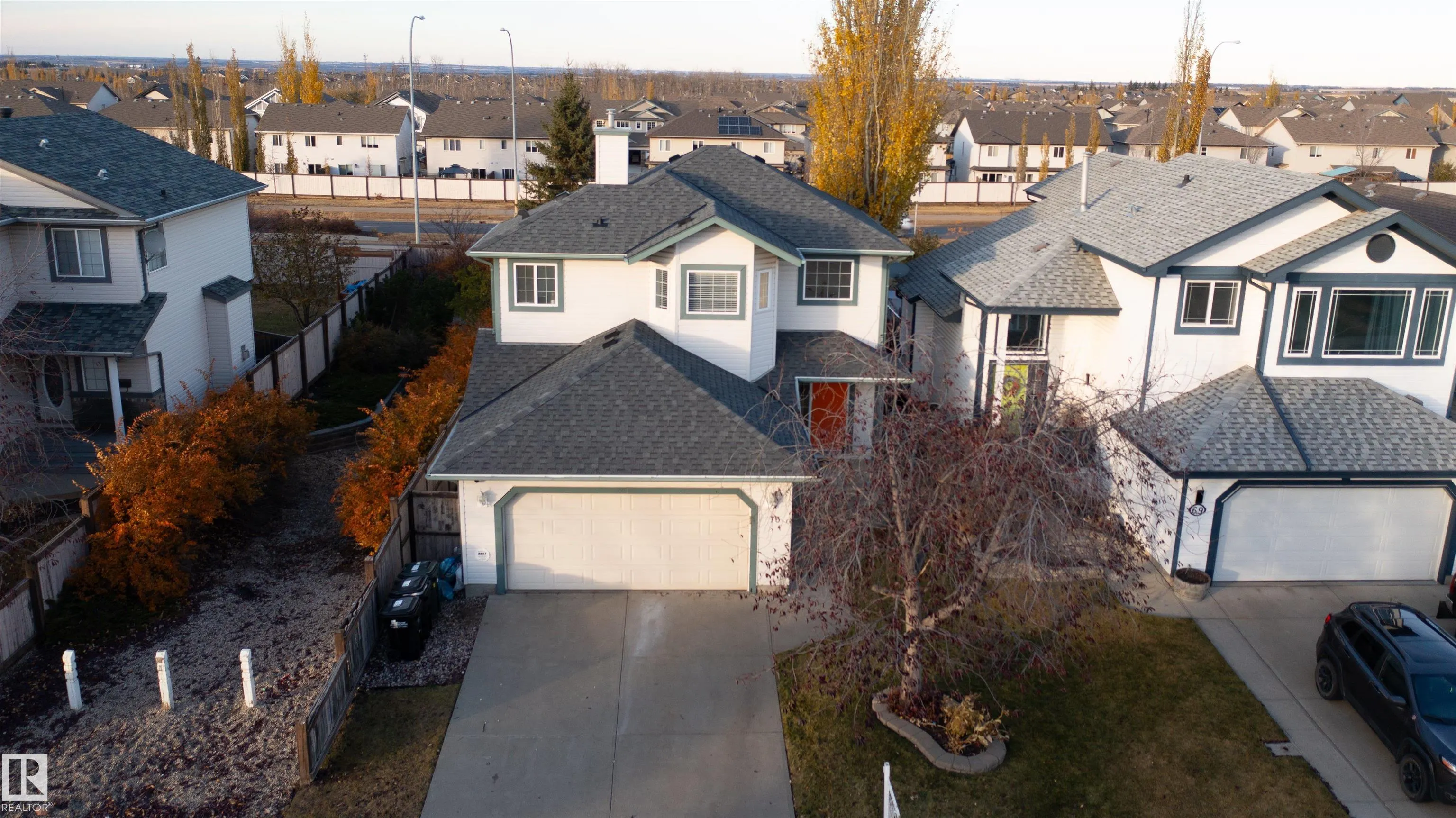 73 SUNFLOWER Crescent