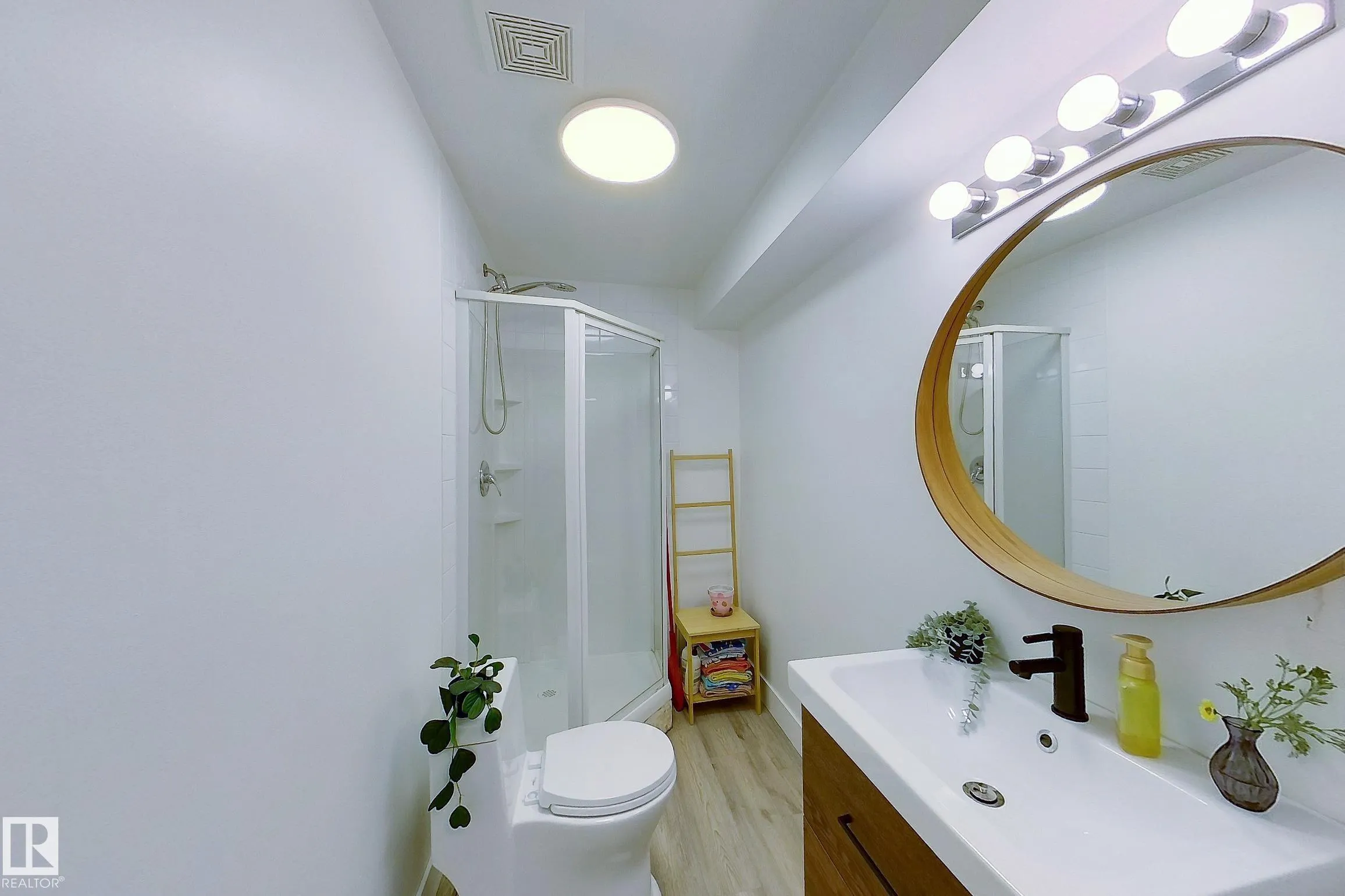 73 SUNFLOWER Crescent