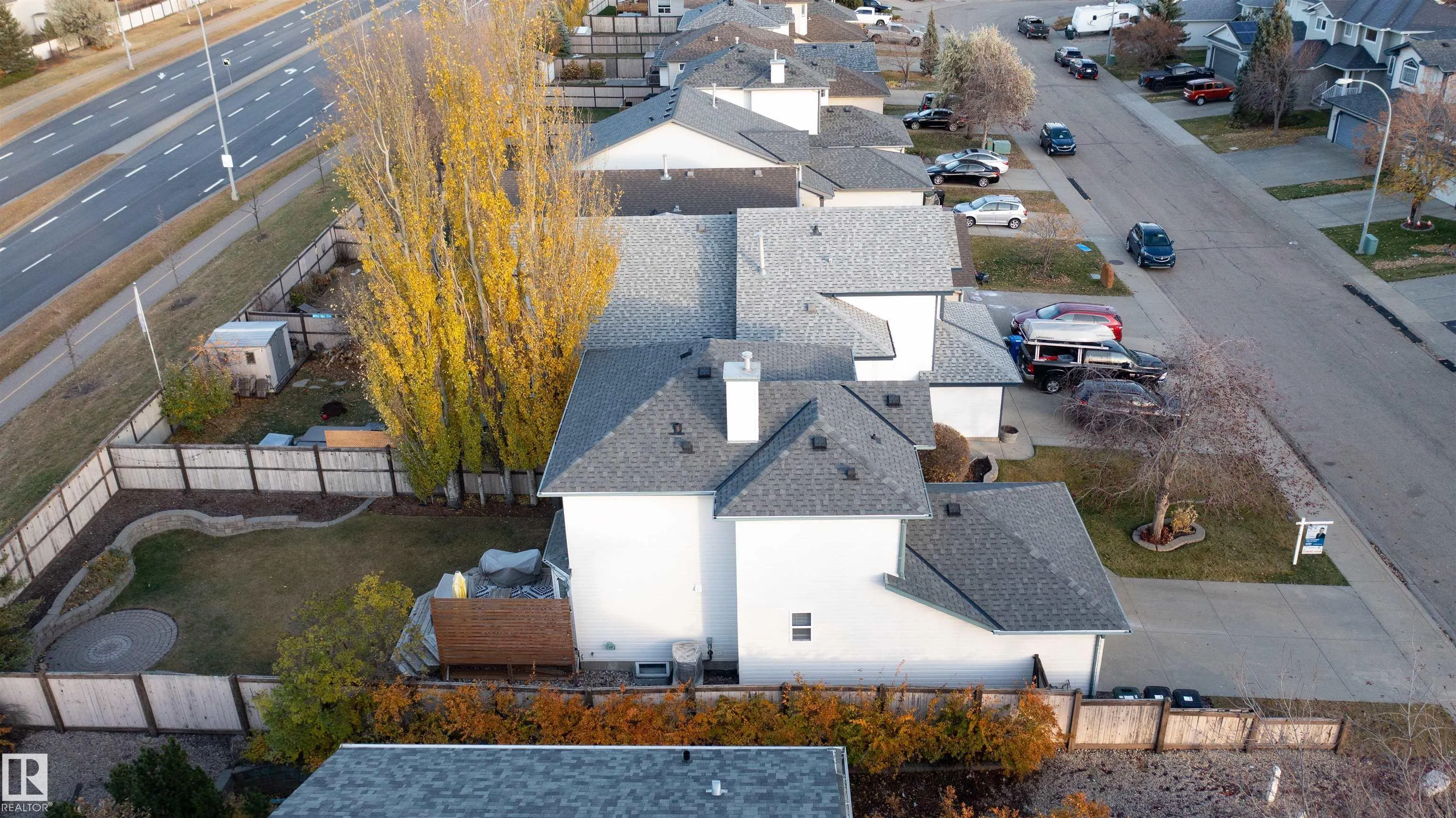 73 SUNFLOWER Crescent