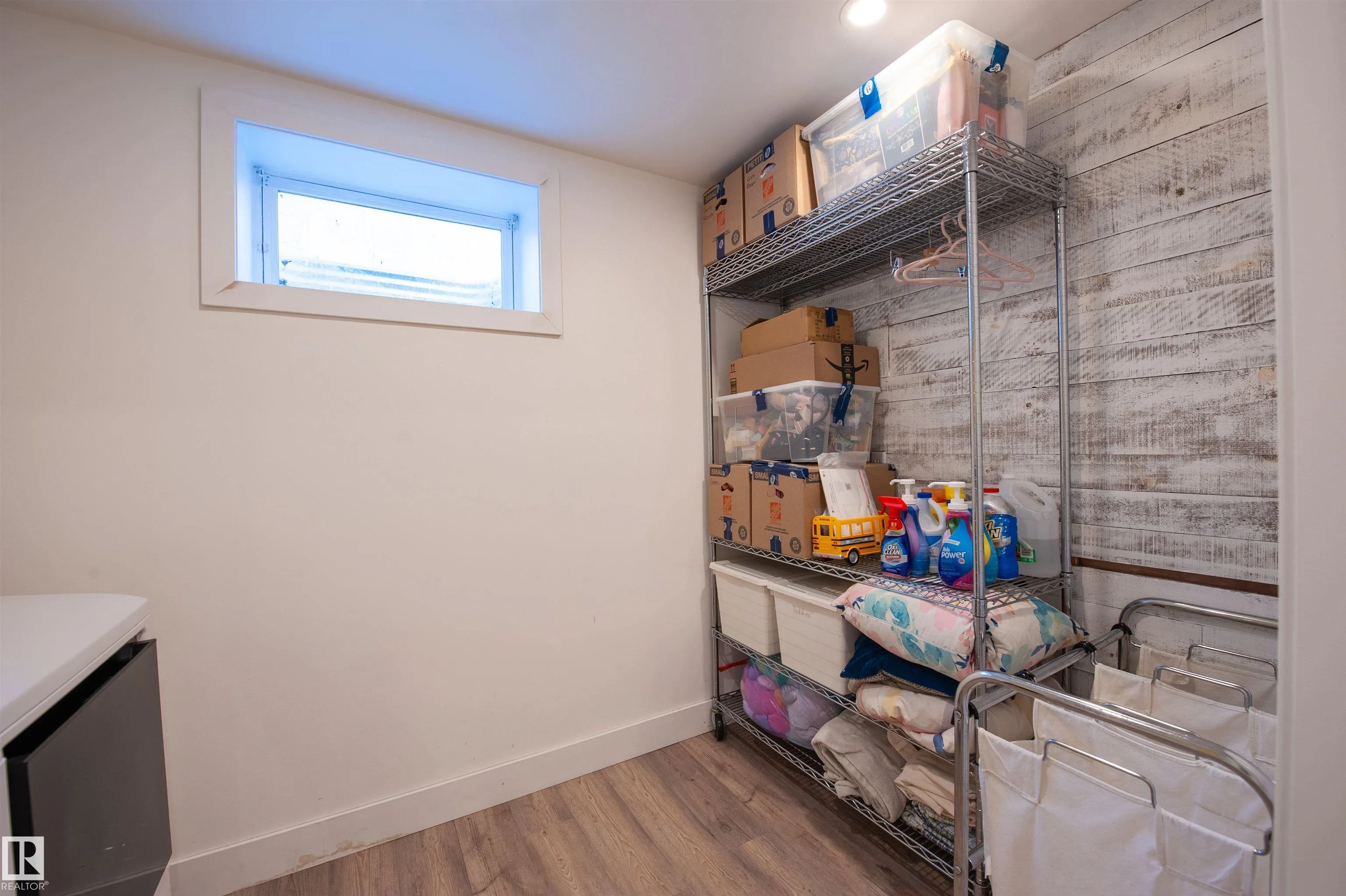 73 SUNFLOWER Crescent