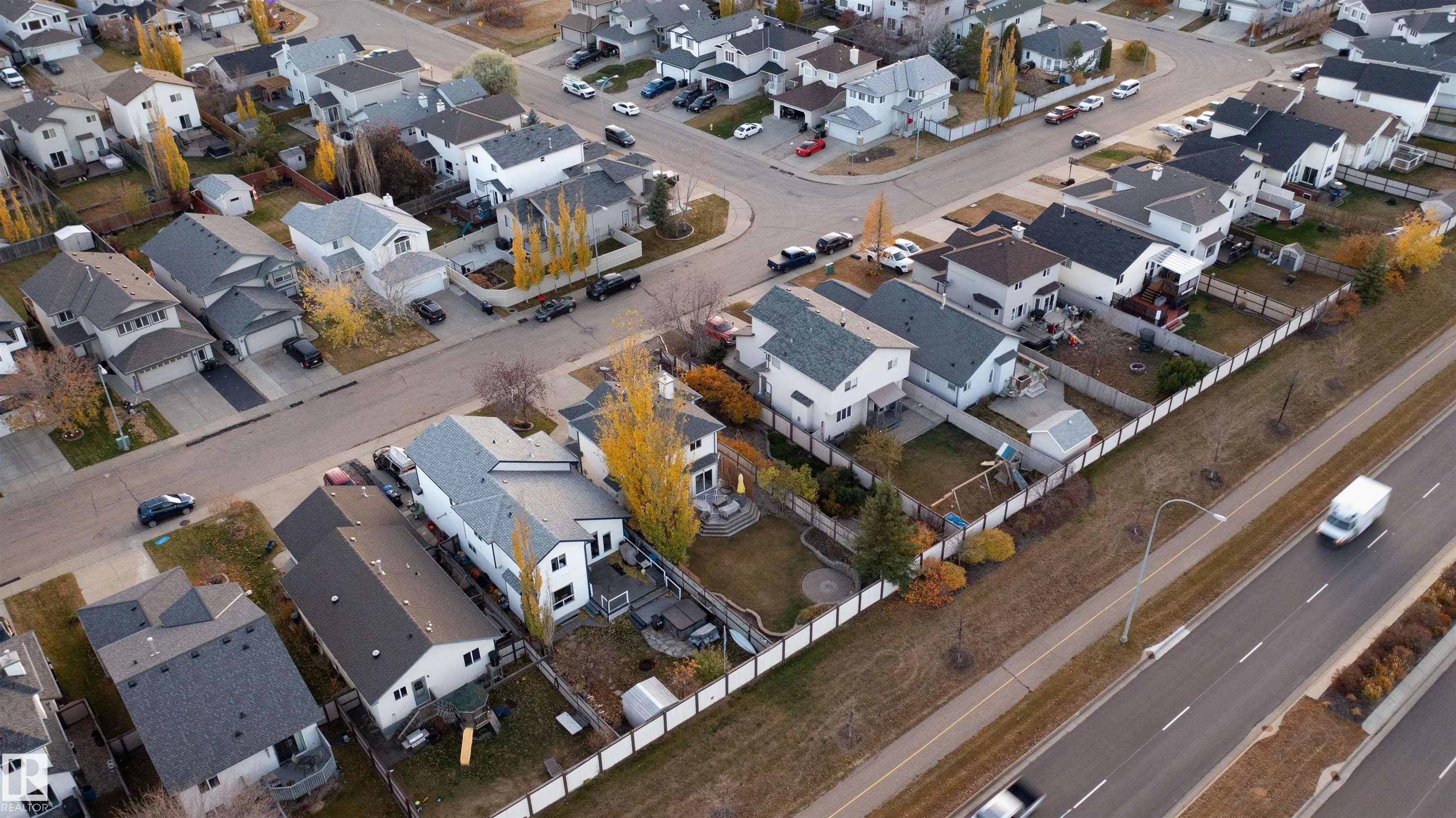 73 SUNFLOWER Crescent