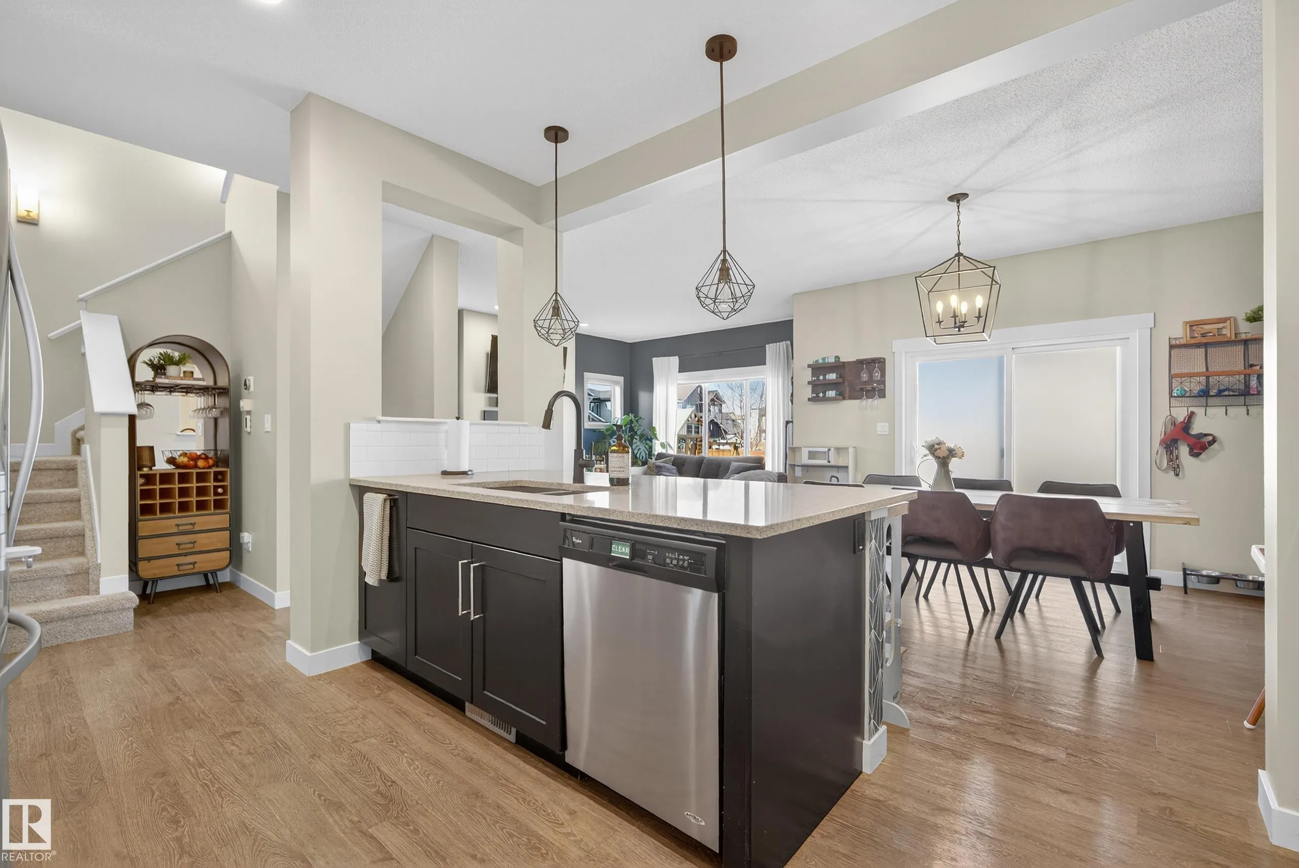 1374 SECORD LANDING Landing