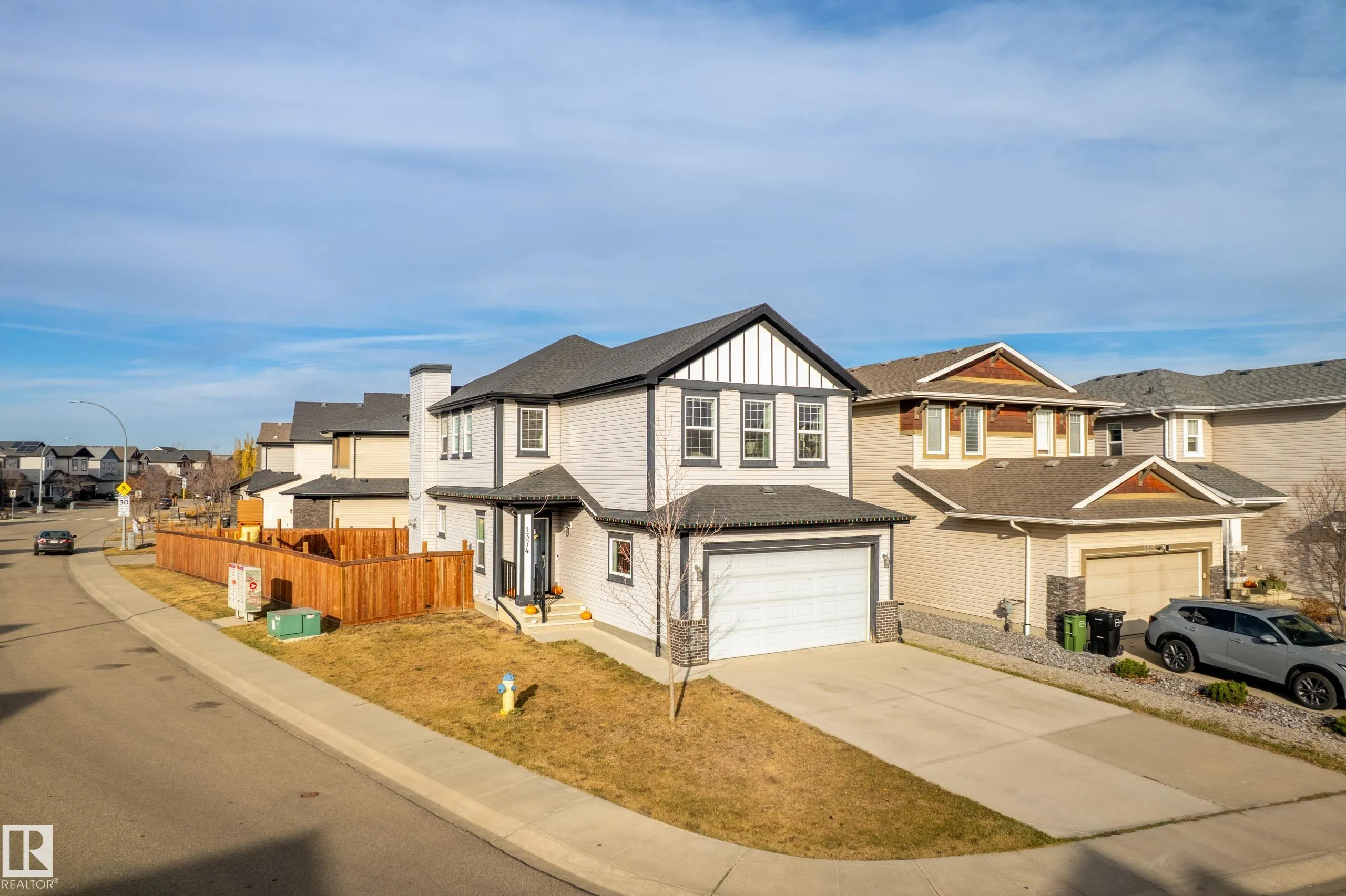 1374 SECORD LANDING Landing