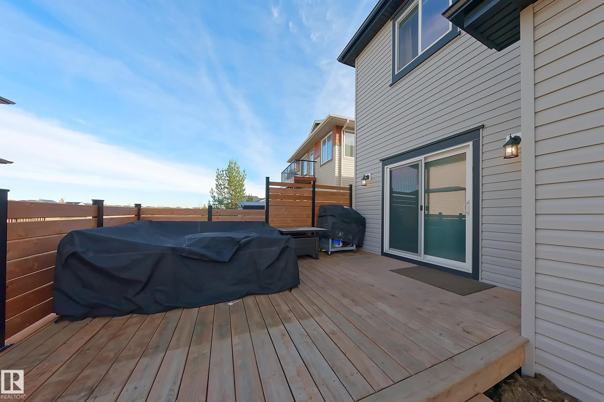 1374 SECORD LANDING Landing