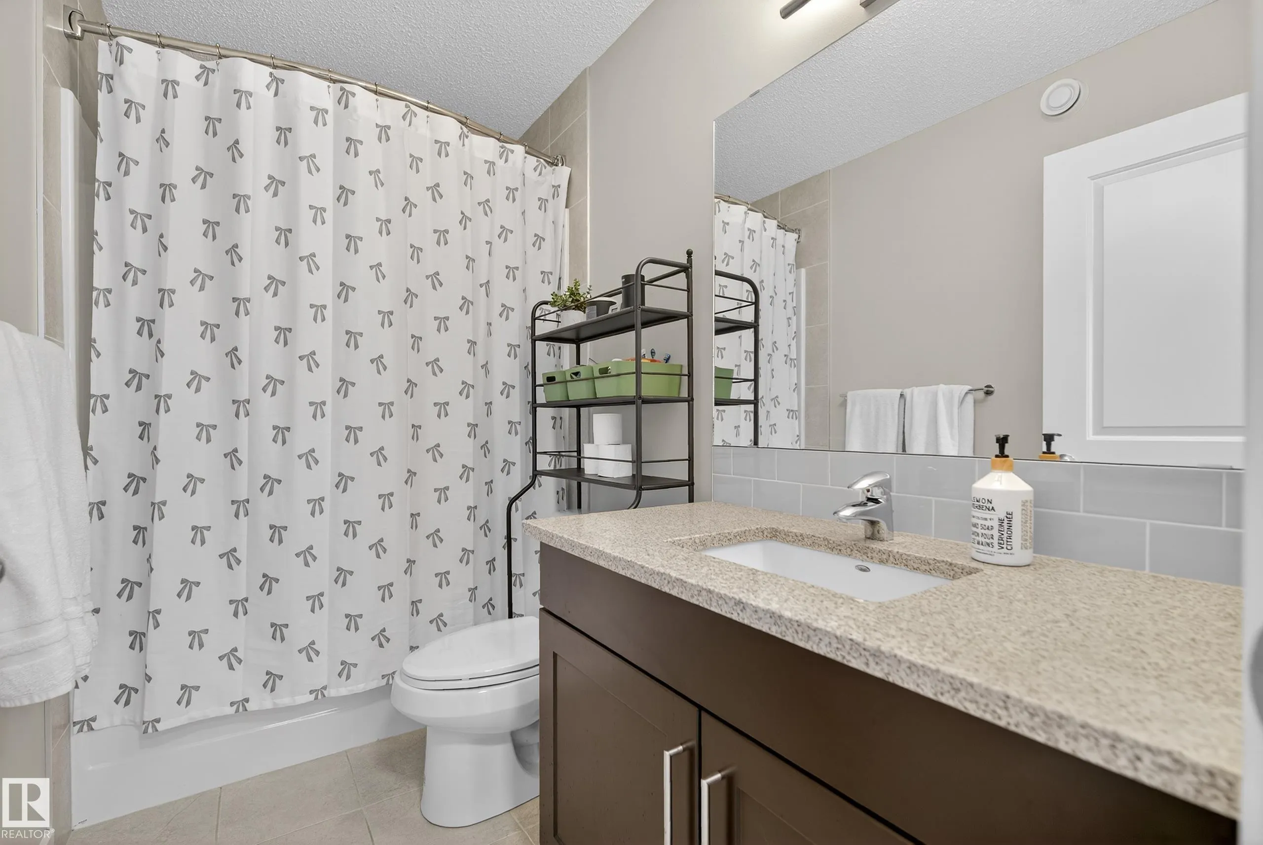 1374 SECORD LANDING Landing