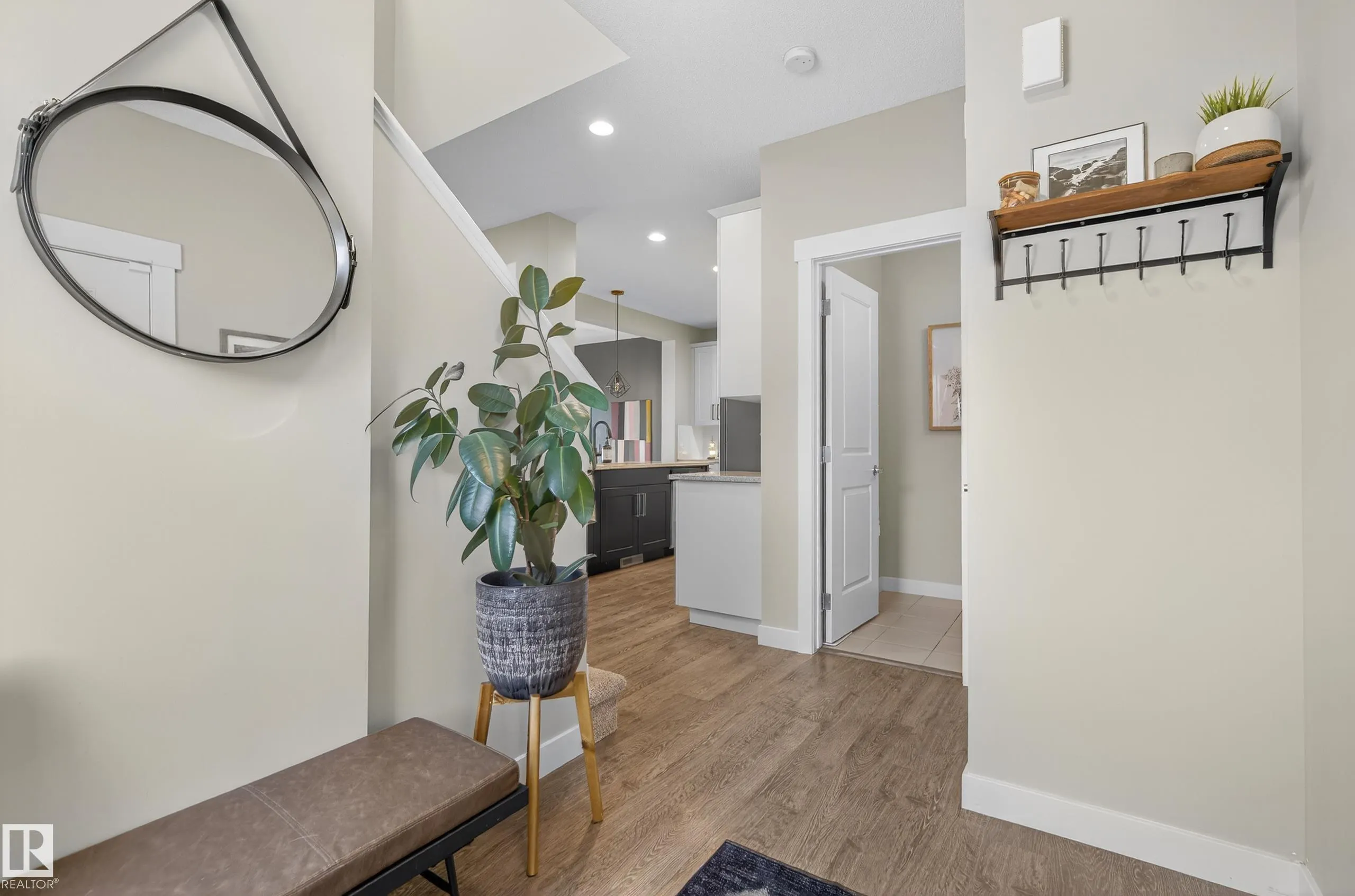 1374 SECORD LANDING Landing