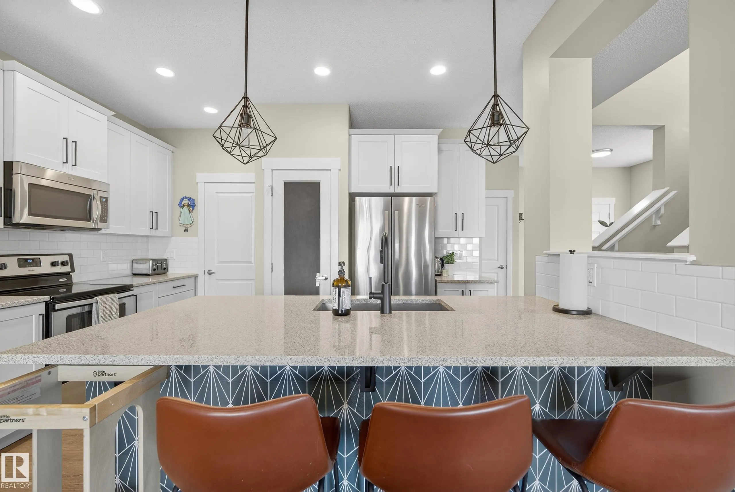 1374 SECORD LANDING Landing