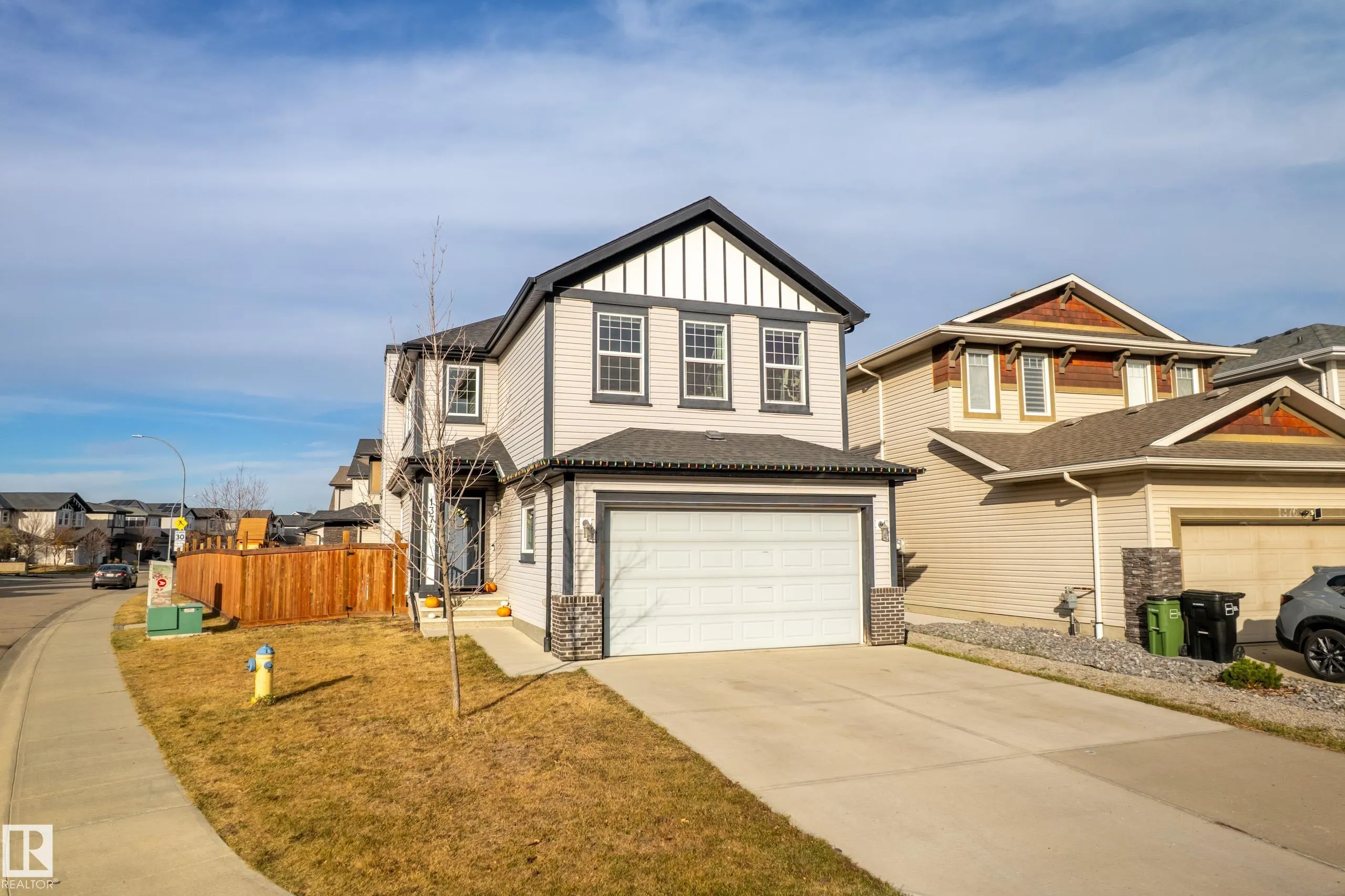 1374 SECORD LANDING Landing