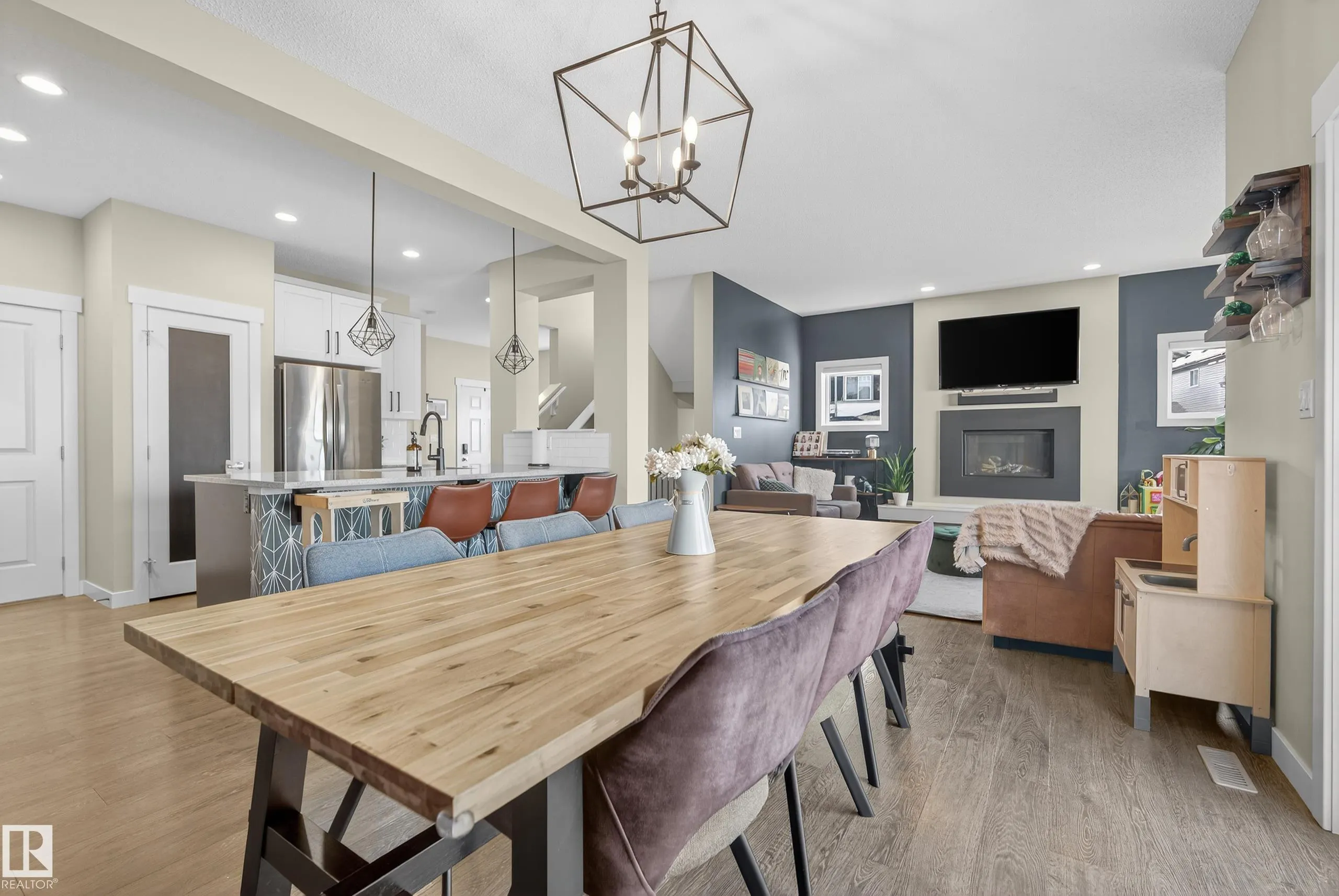 1374 SECORD LANDING Landing