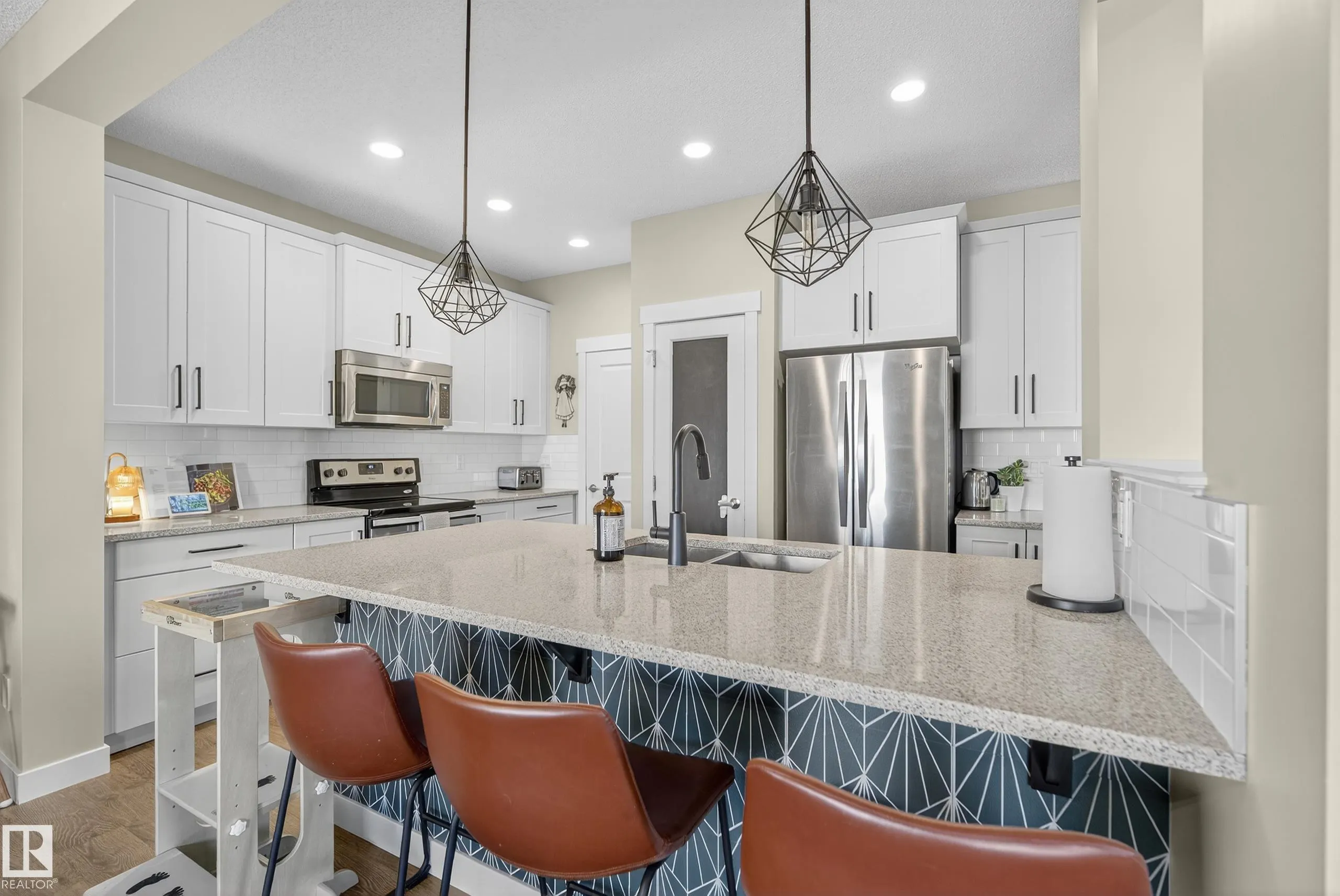 1374 SECORD LANDING Landing