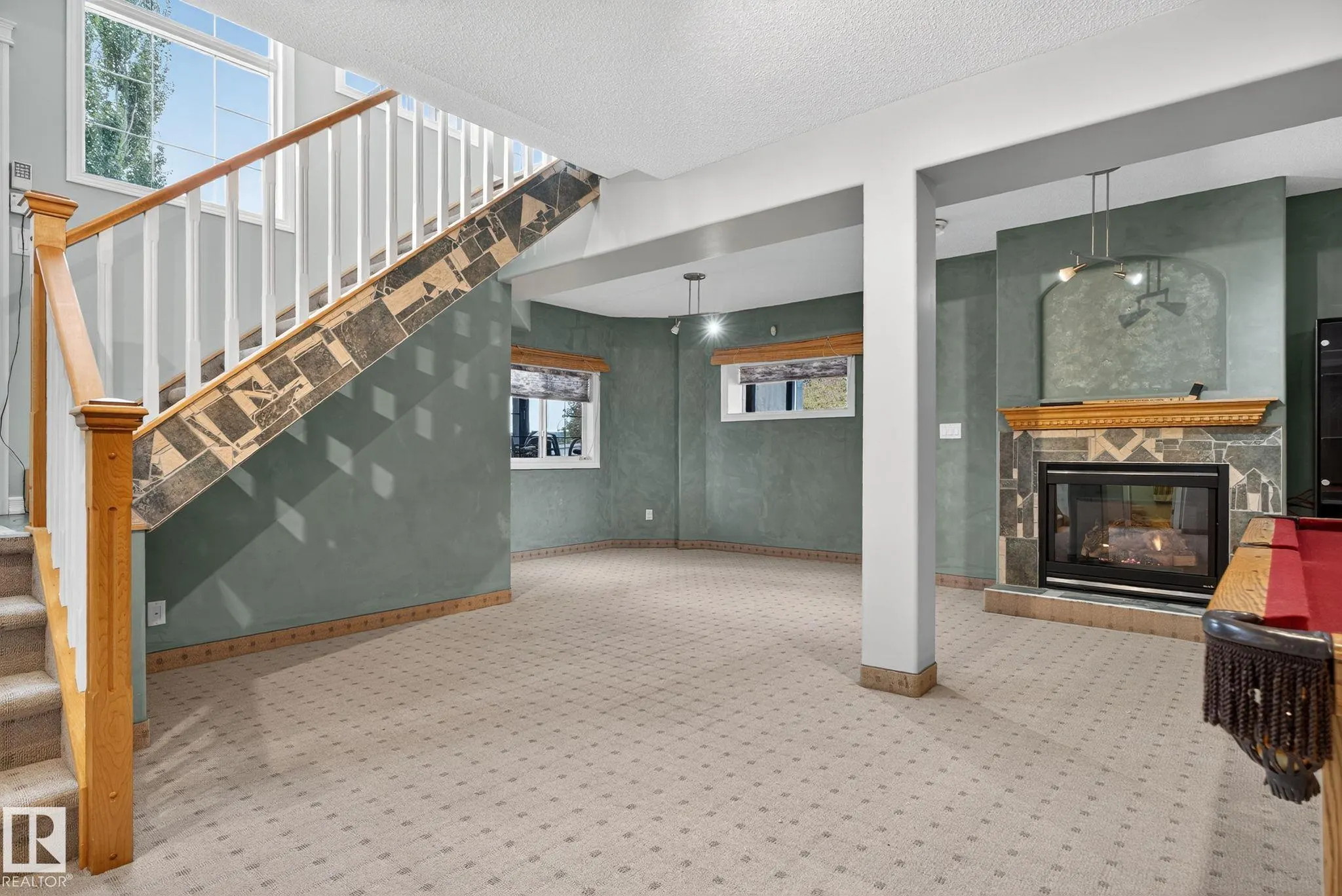 576 GLENWRIGHT Crescent