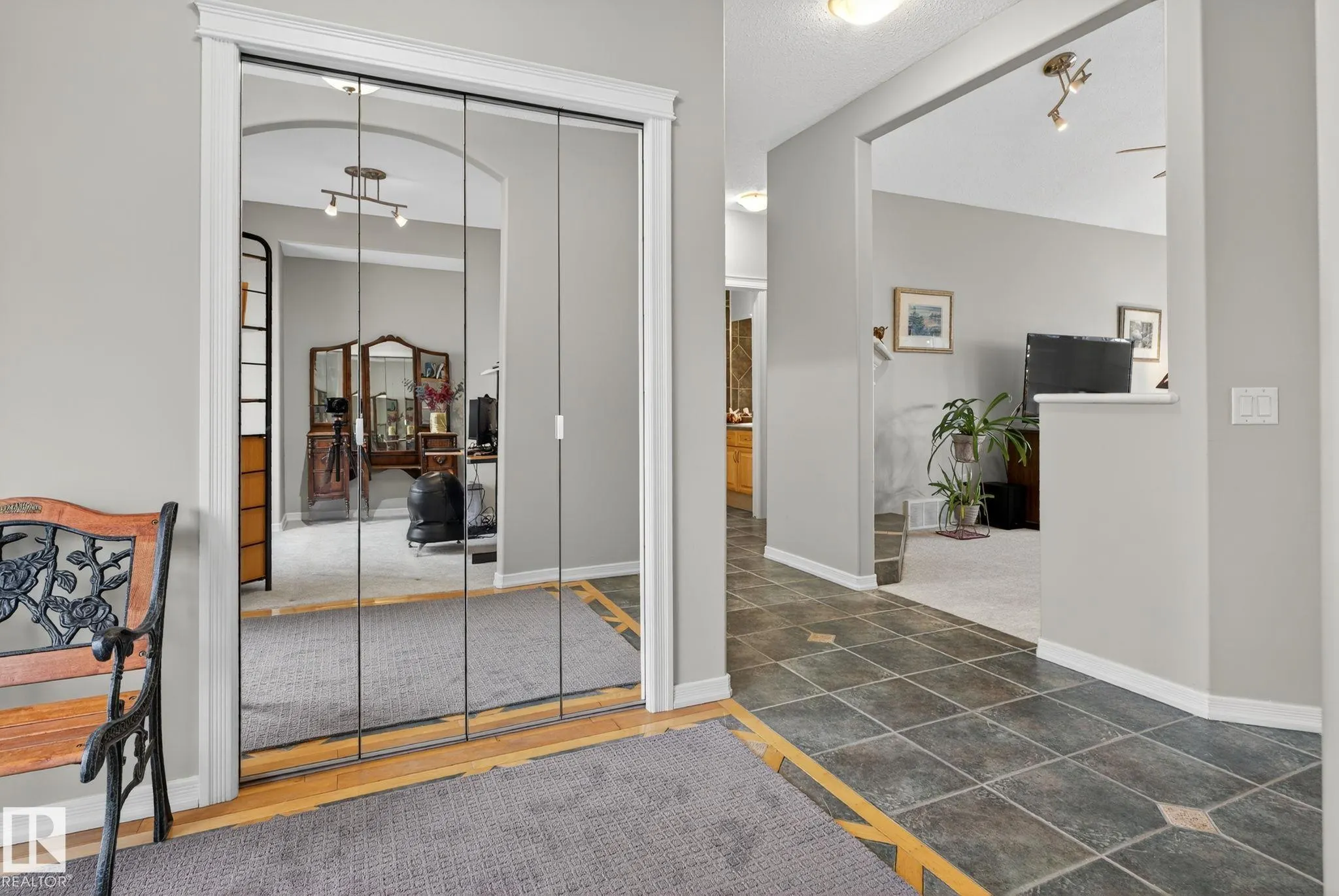 576 GLENWRIGHT Crescent