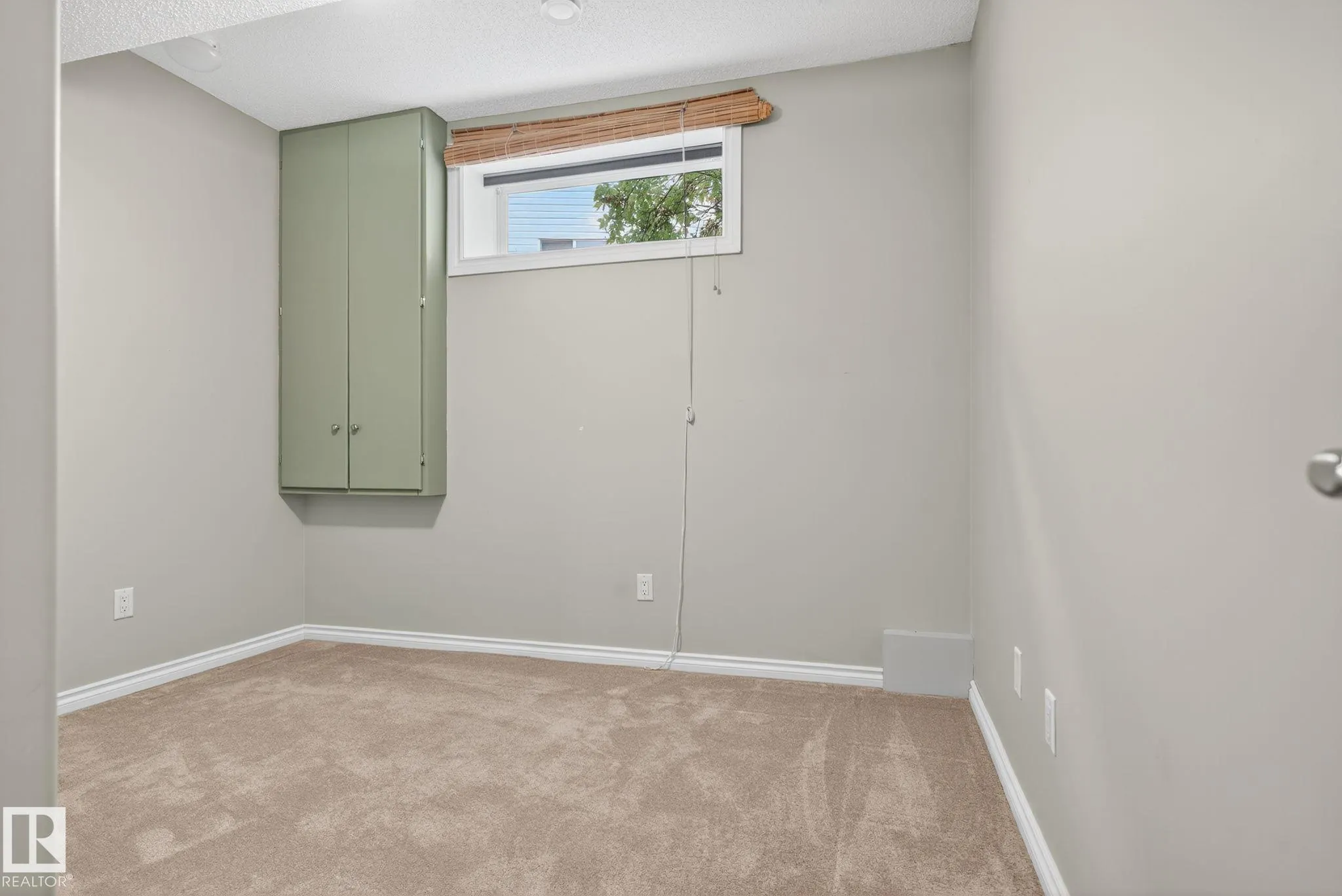 576 GLENWRIGHT Crescent