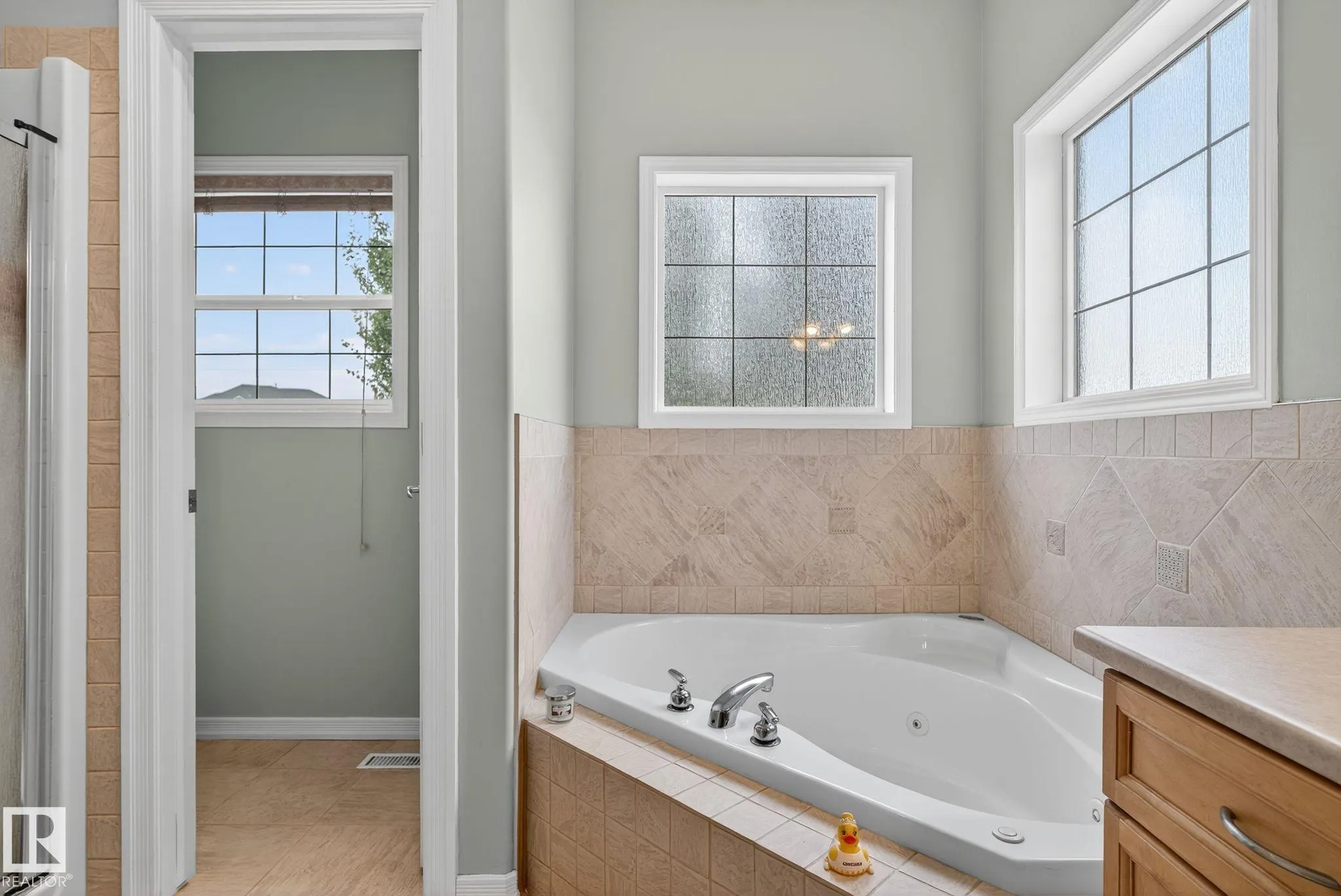 576 GLENWRIGHT Crescent