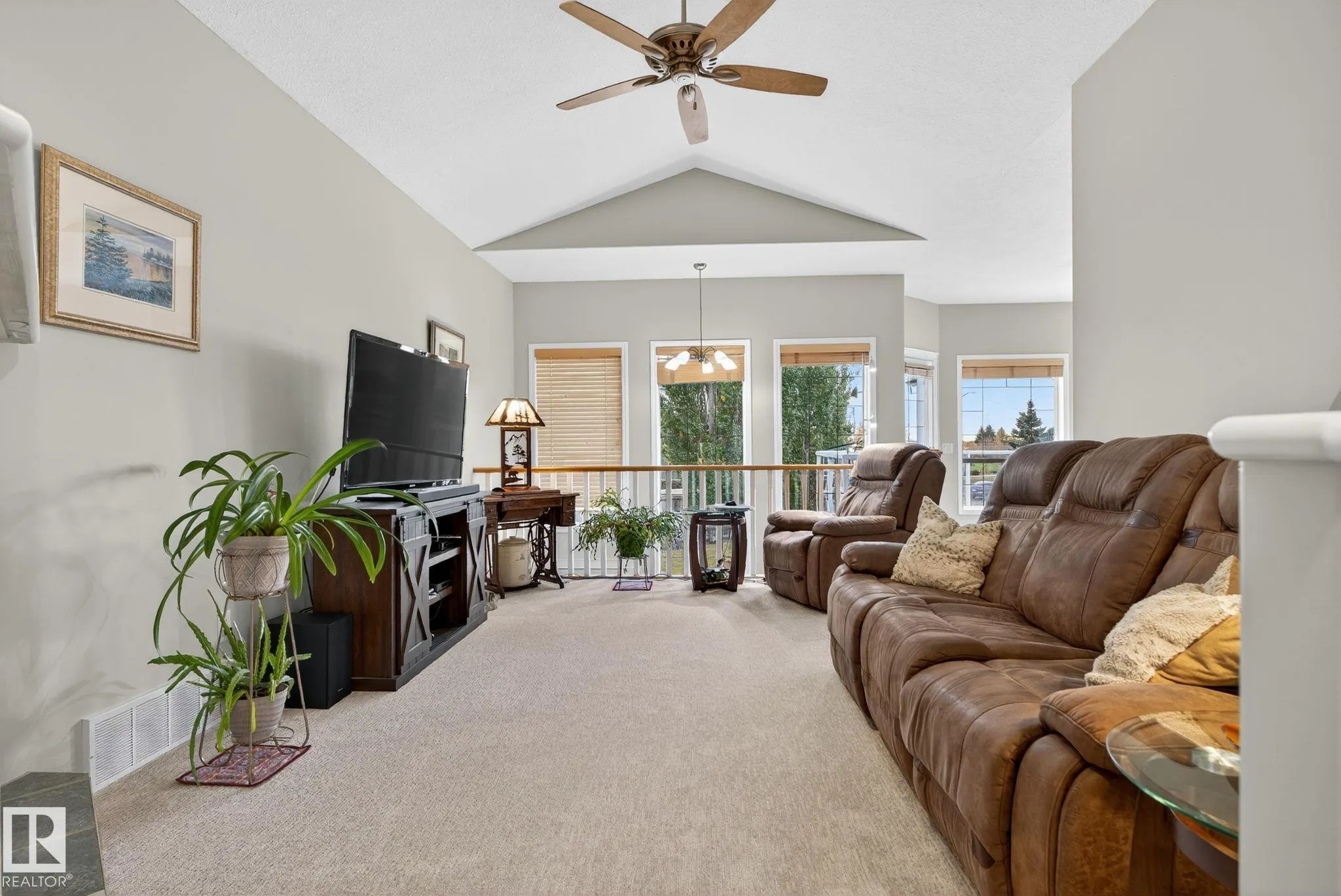 576 GLENWRIGHT Crescent