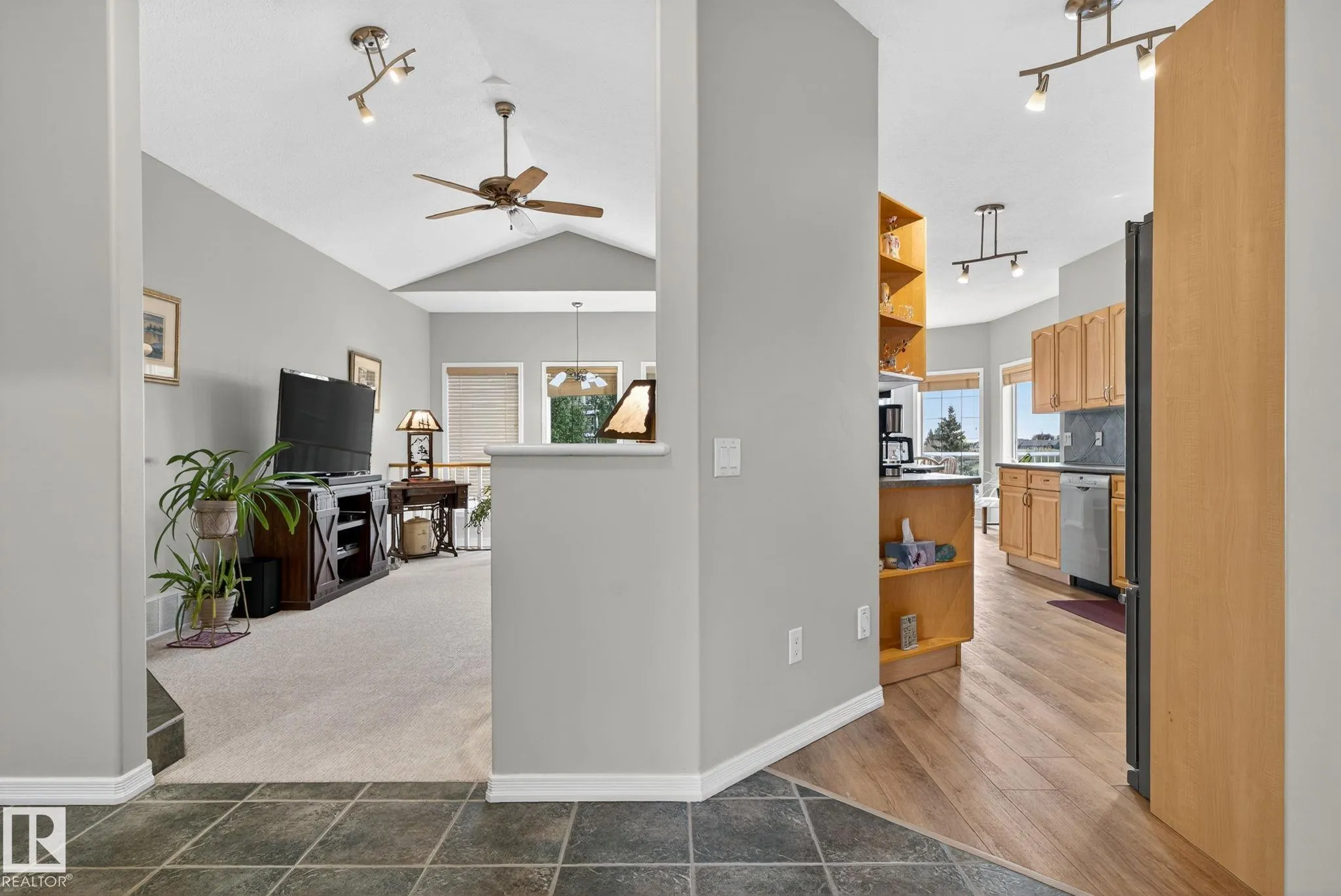 576 GLENWRIGHT Crescent