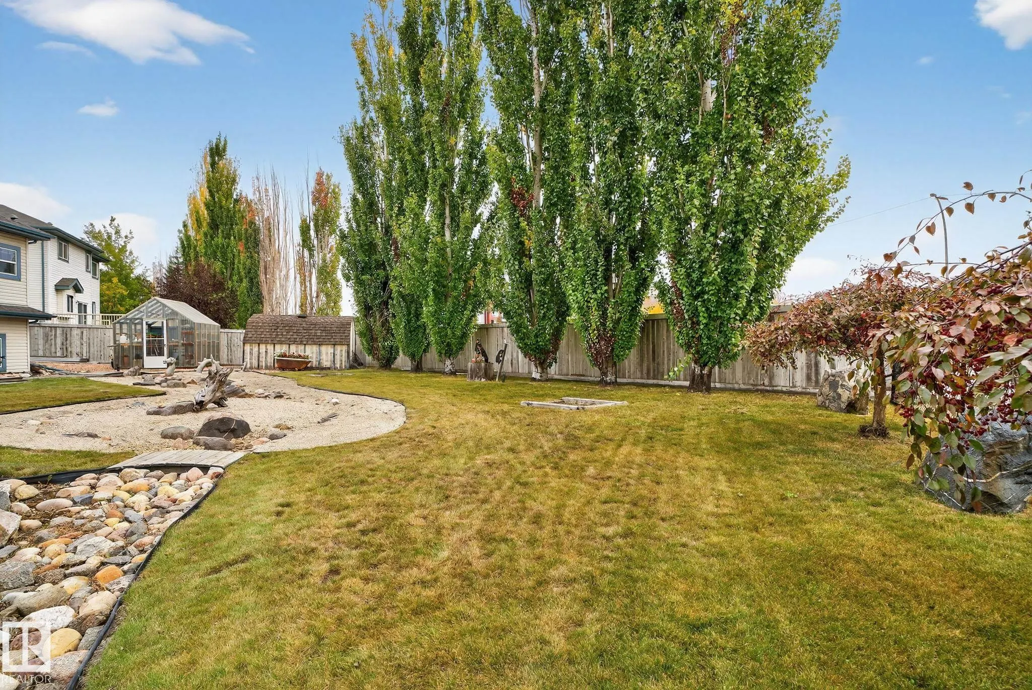 576 GLENWRIGHT Crescent