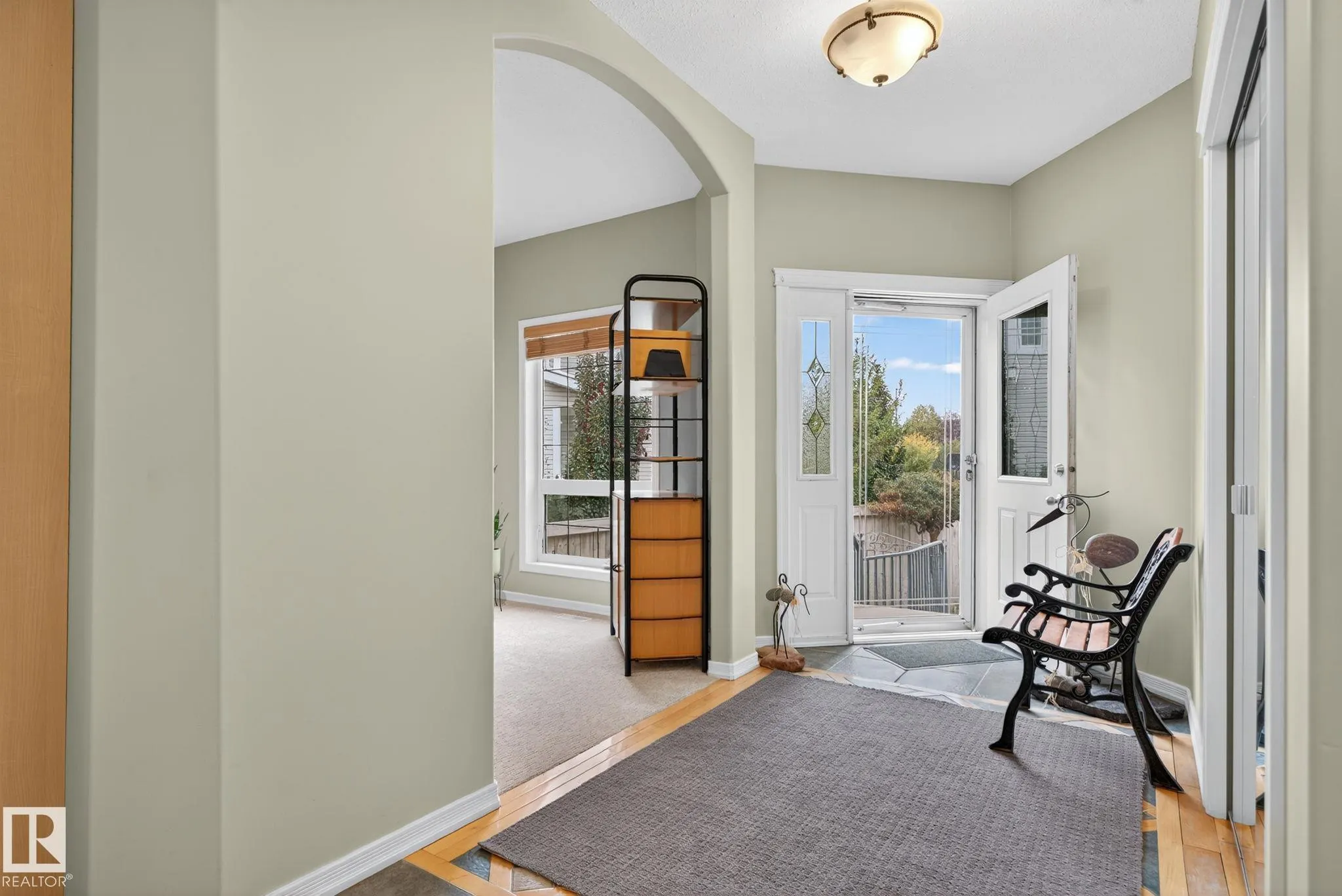 576 GLENWRIGHT Crescent