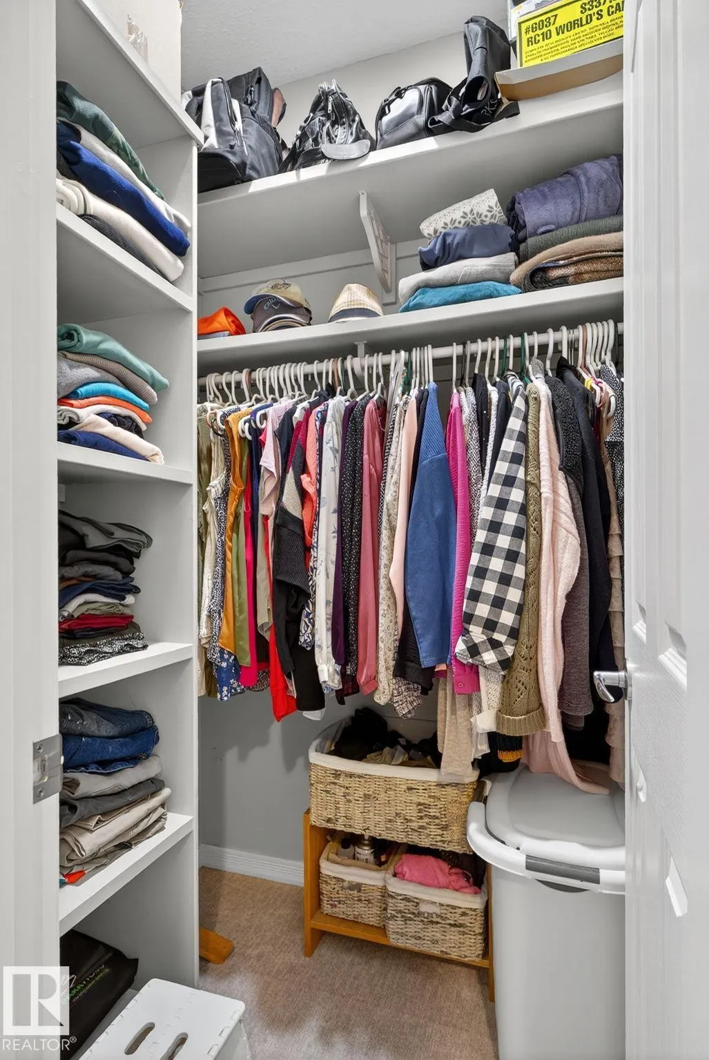 576 GLENWRIGHT Crescent