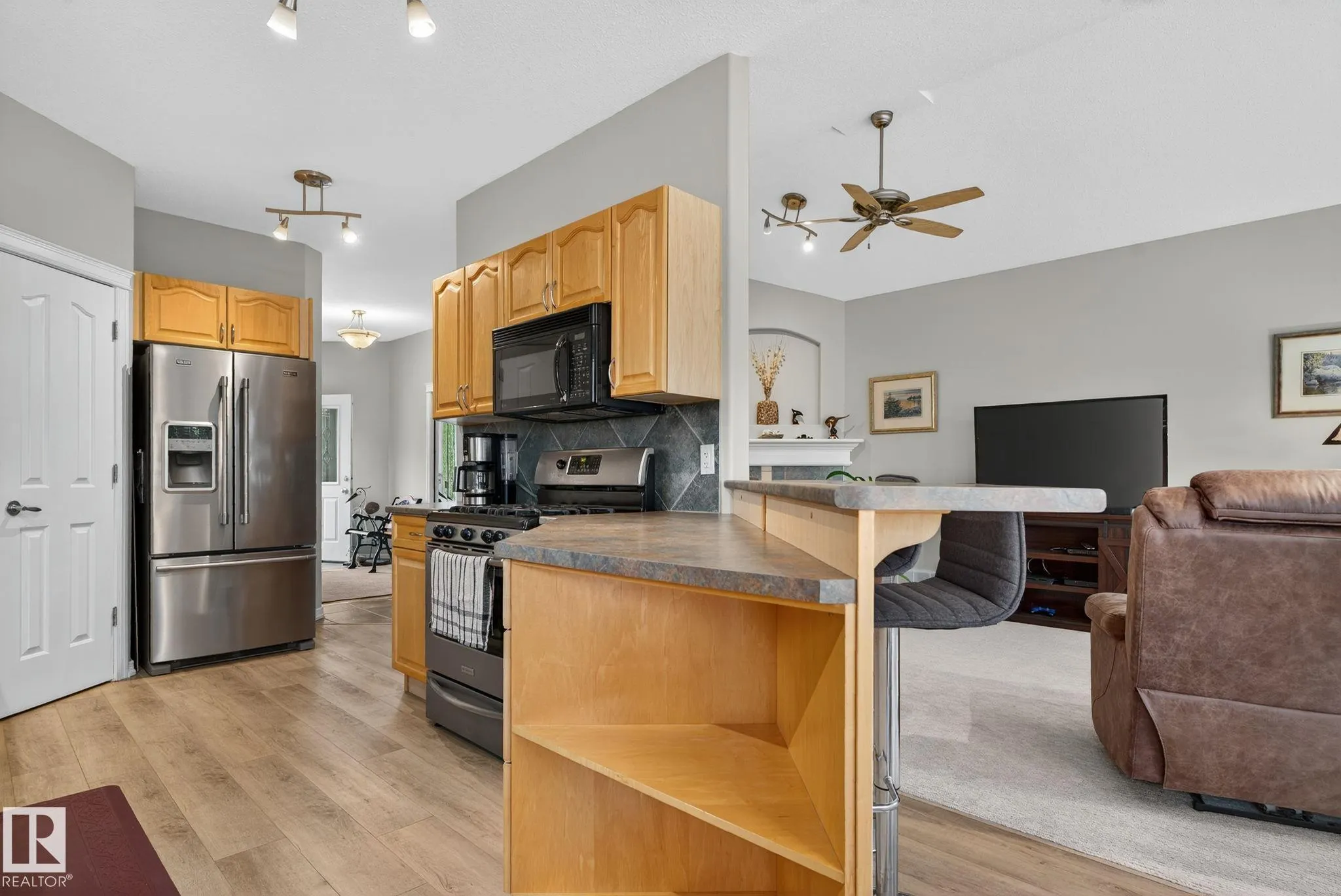 576 GLENWRIGHT Crescent