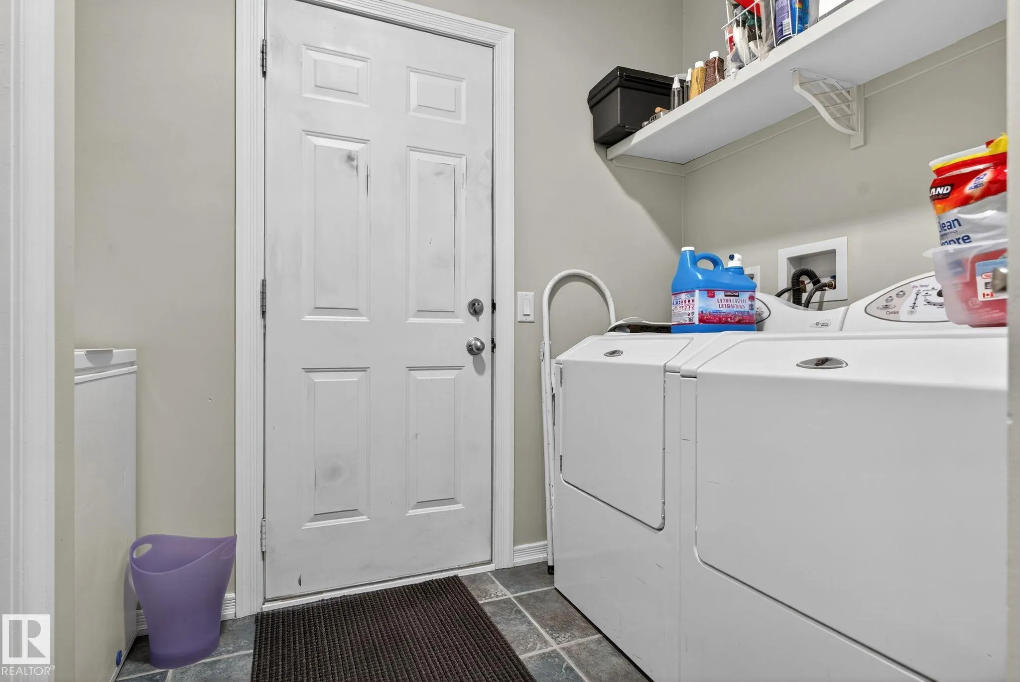 576 GLENWRIGHT Crescent