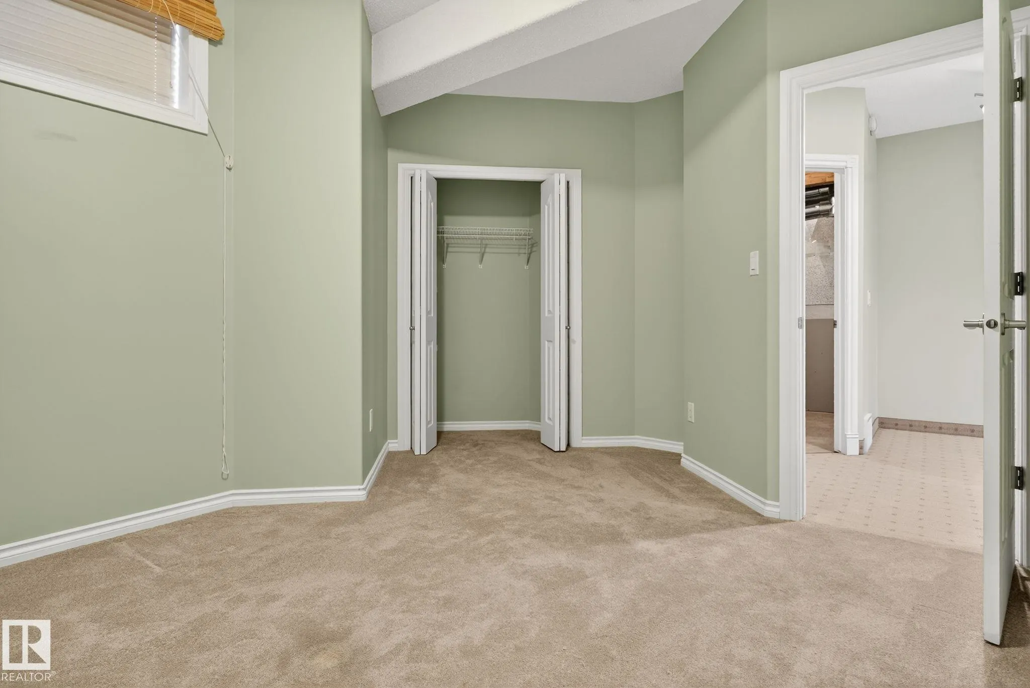 576 GLENWRIGHT Crescent